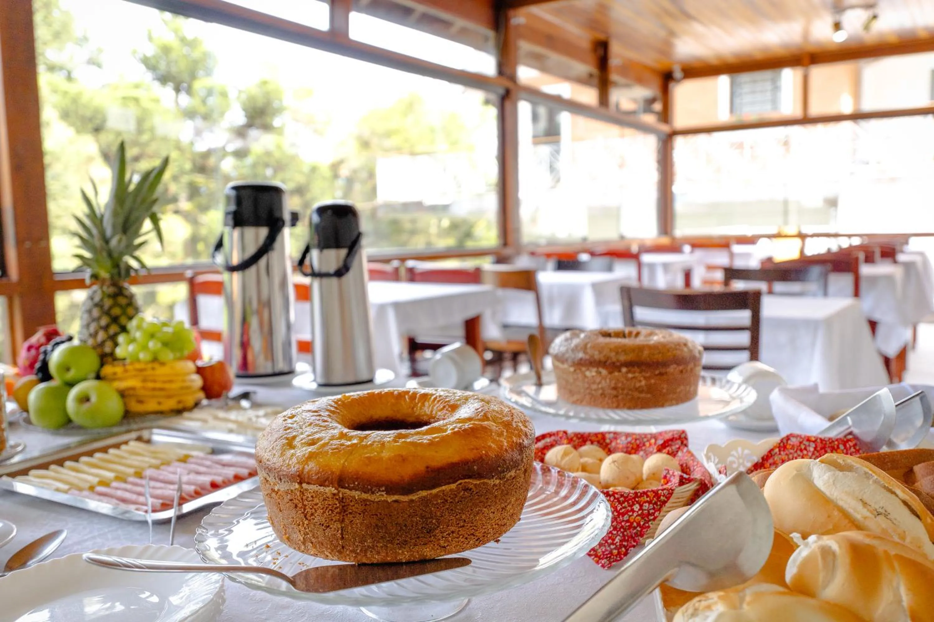 Food and drinks in VELINN Pousada Flores do Capivari