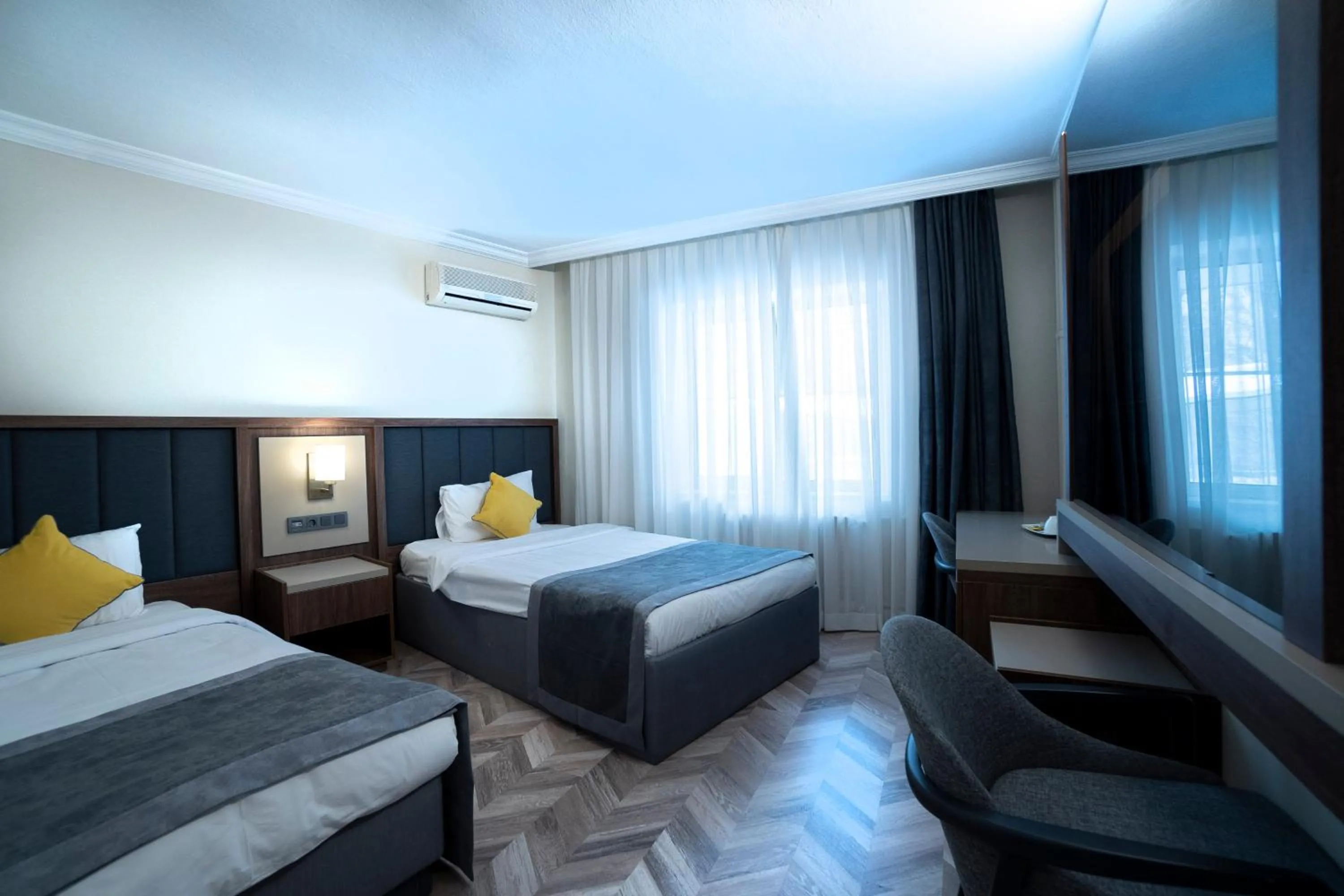 Bedroom, Bed in UK ANKARA Hotel