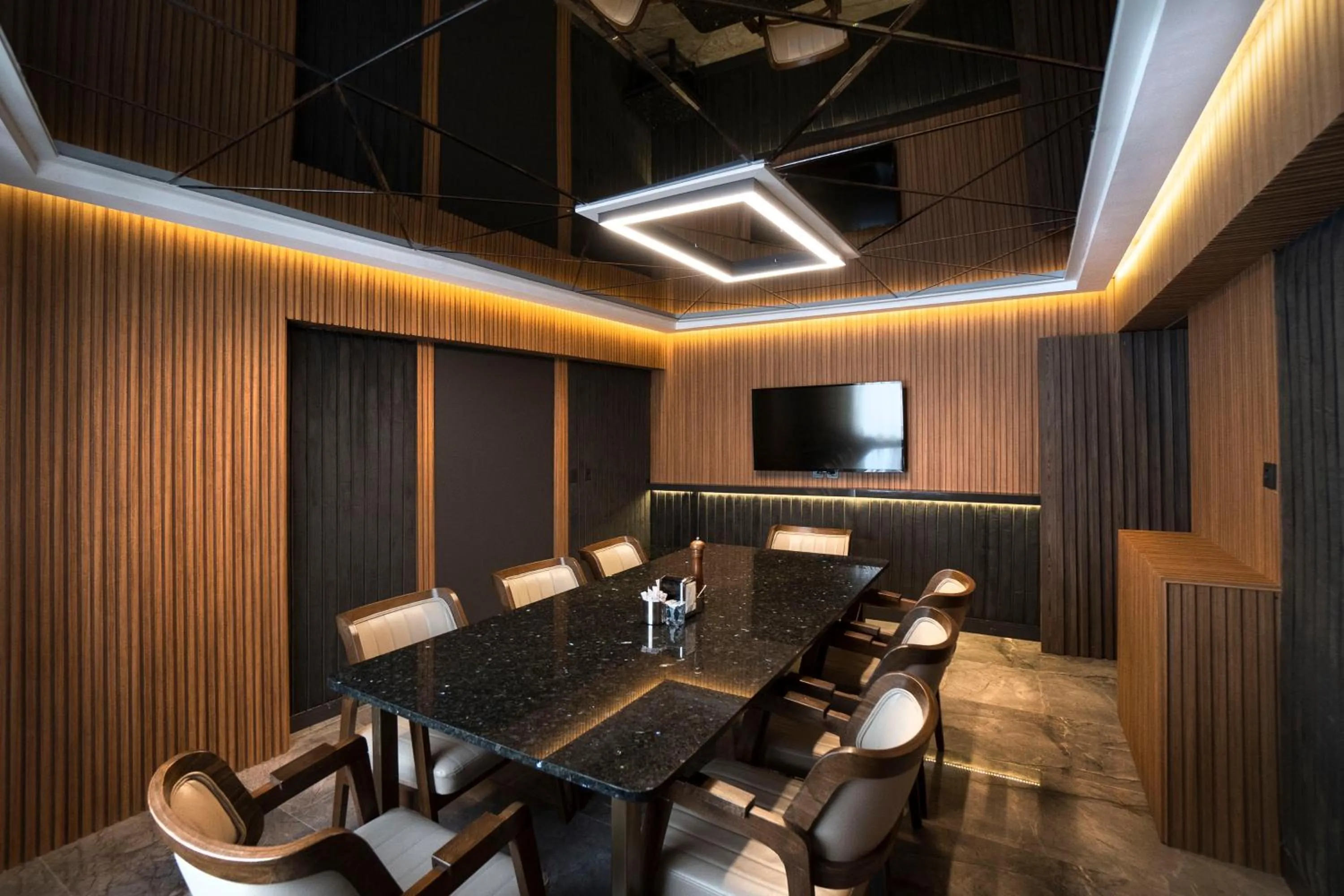 Meeting/conference room in UK ANKARA Hotel