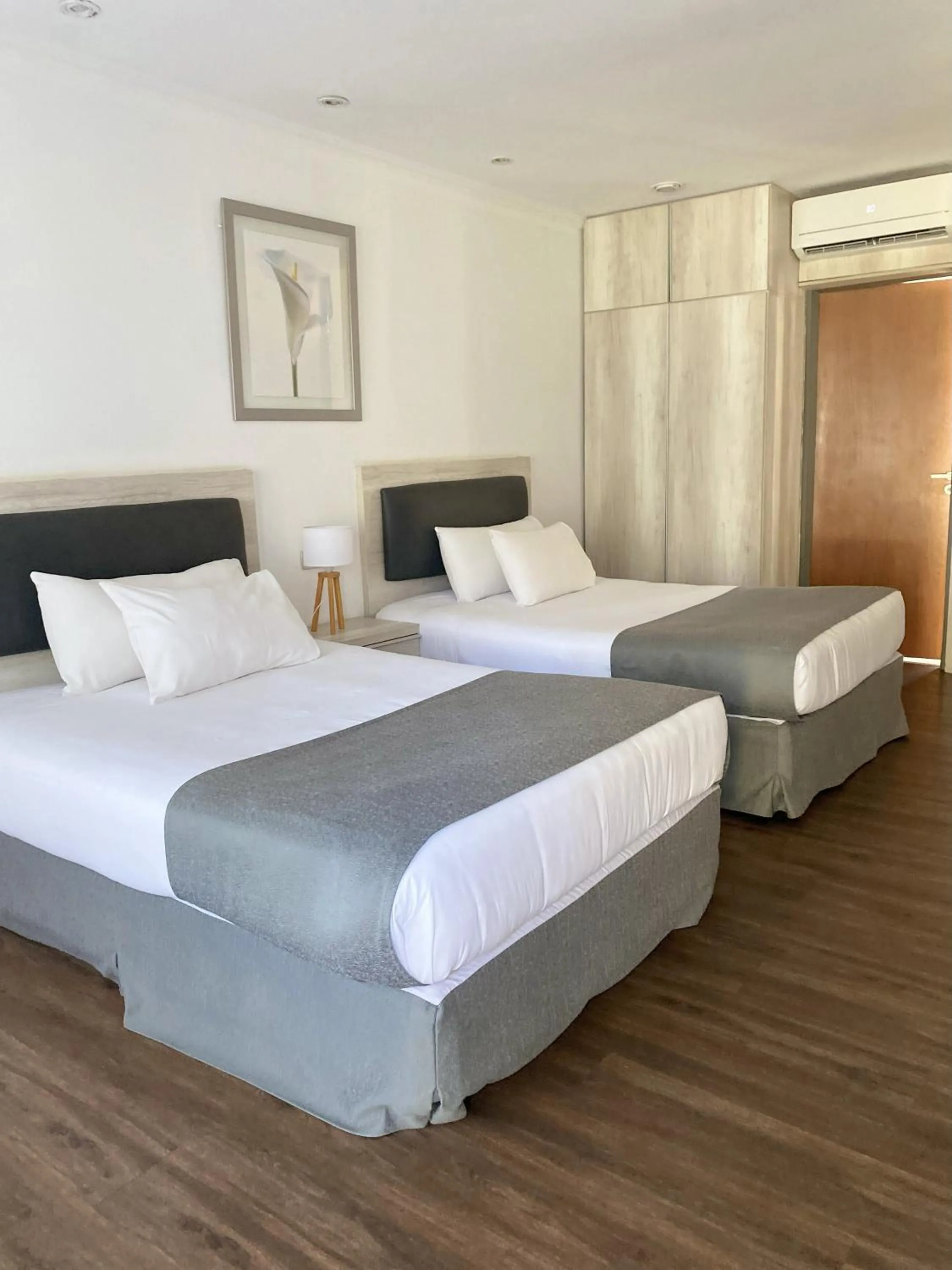 Bed in Hotel Camberland