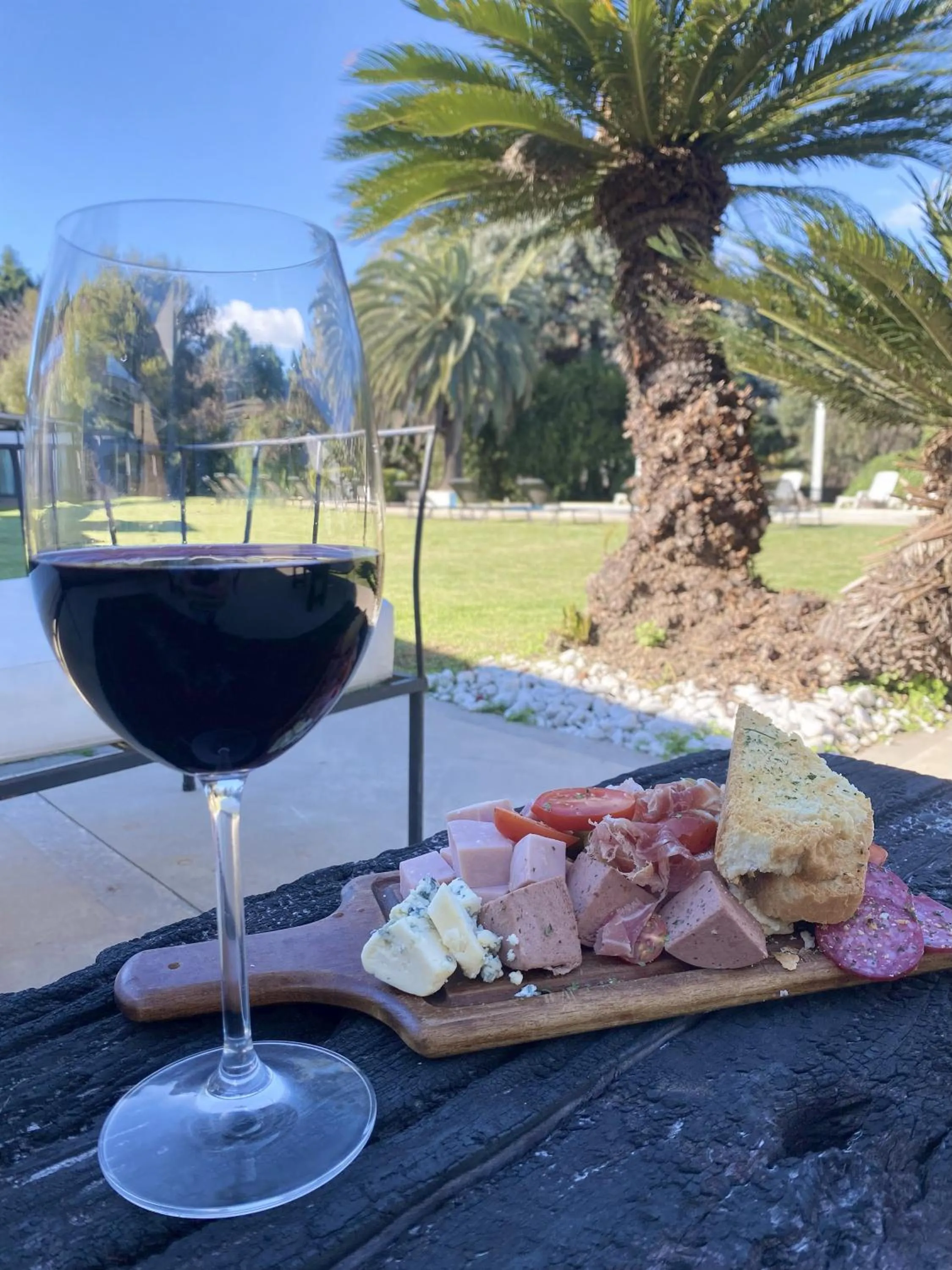 Food and drinks in Hotel Camberland