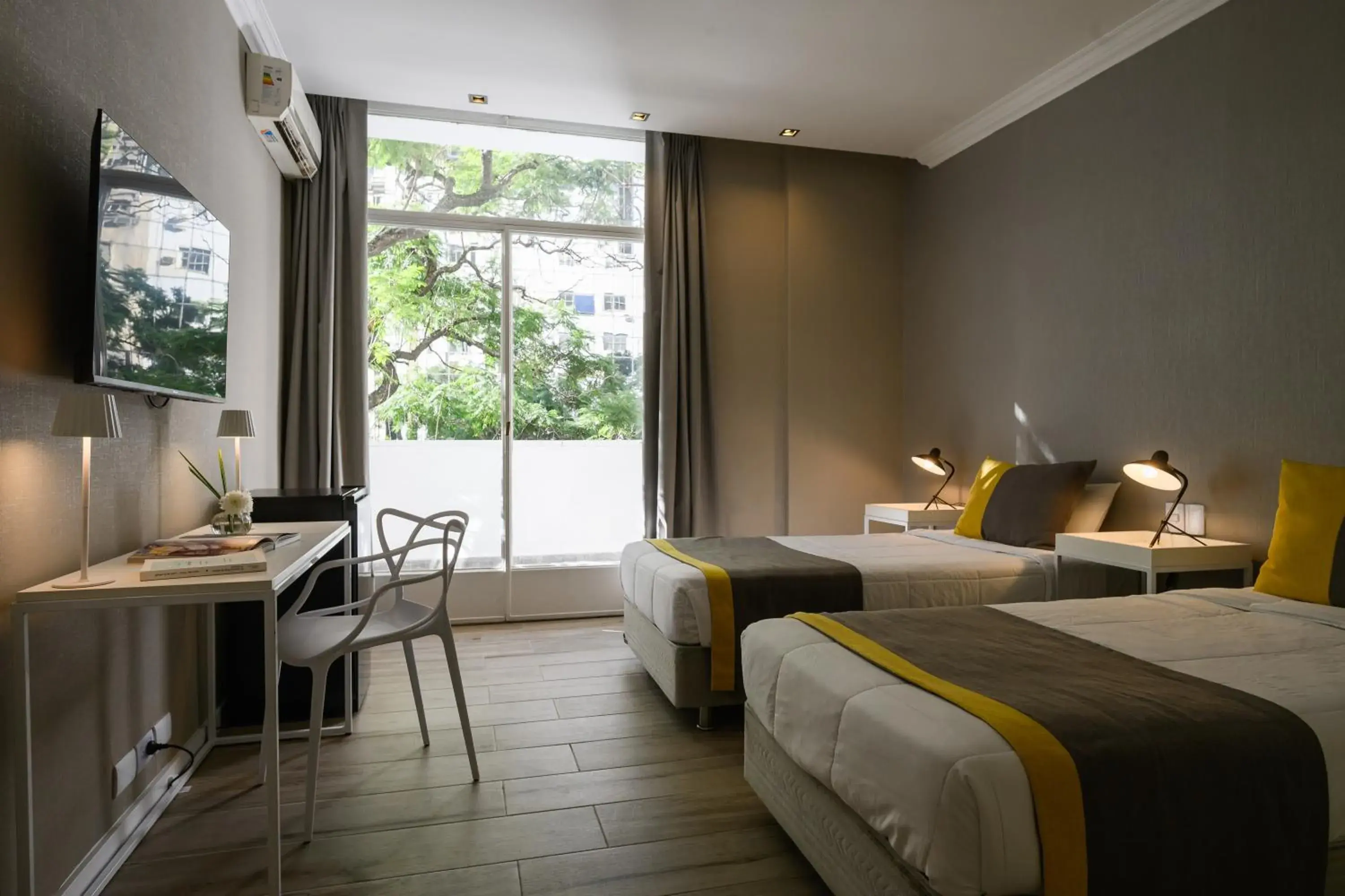 Bed in Midtown Boutique Hotel Bed in Midtown Boutique Hotel