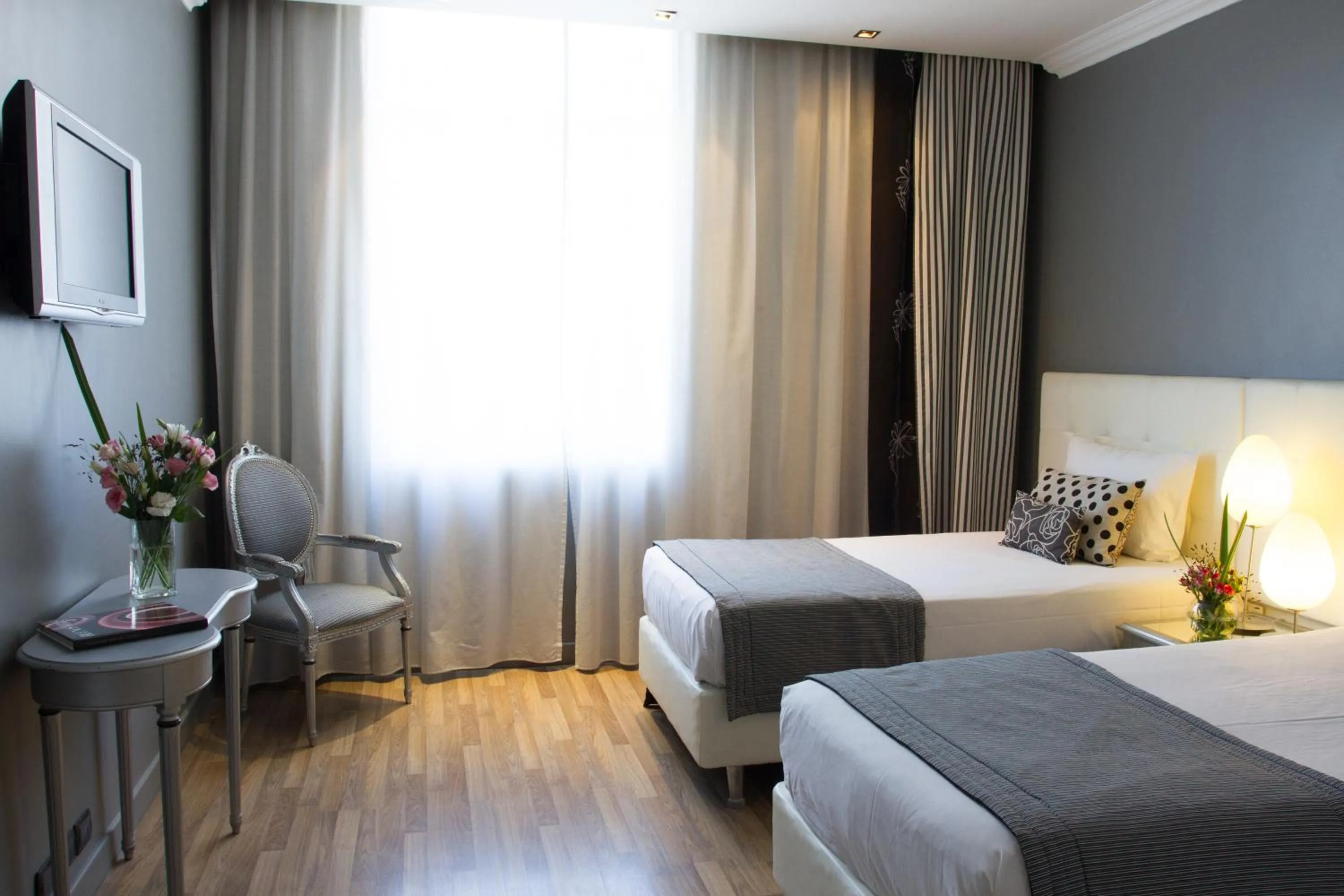 Bed in Unique Executive Central