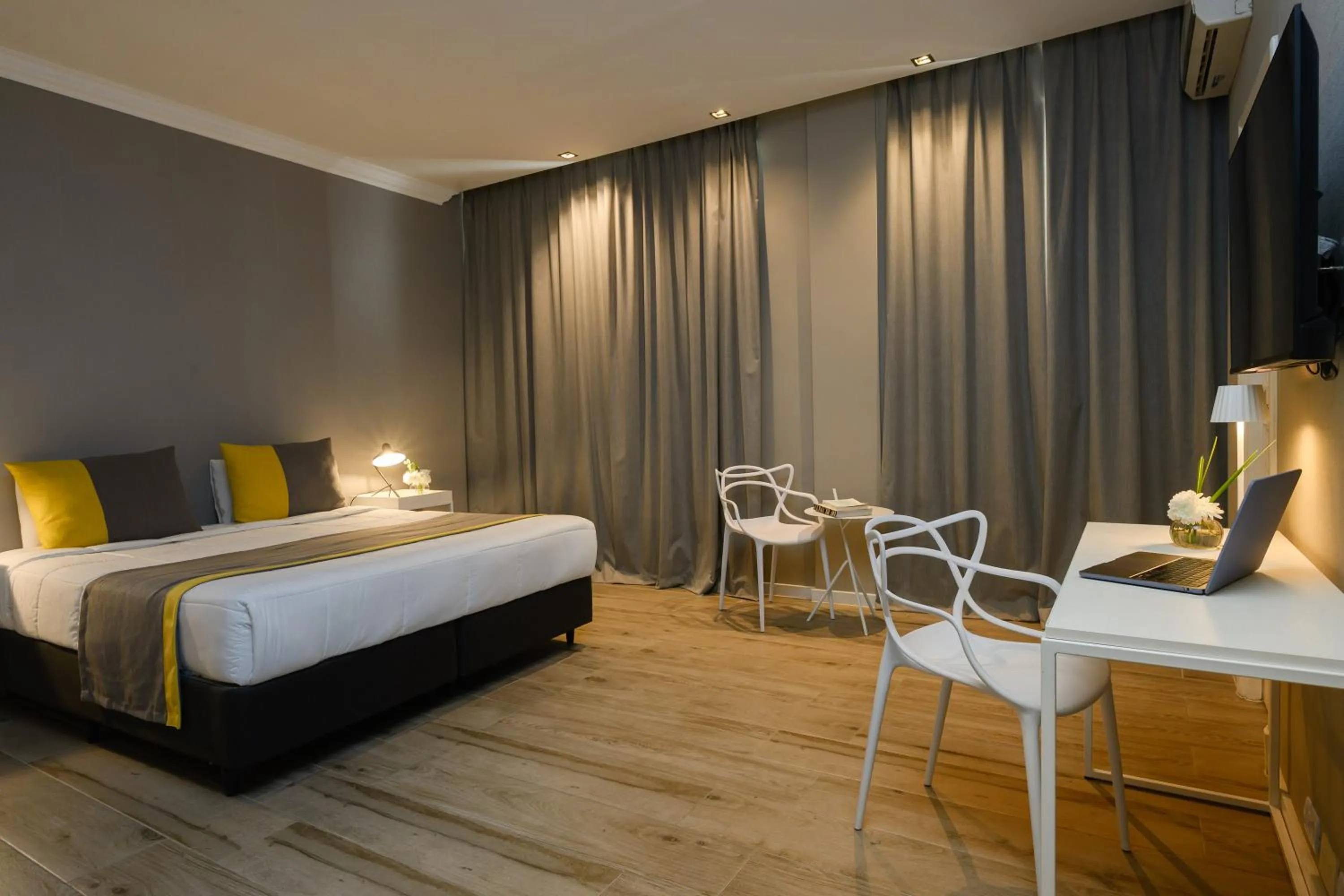 Bed in Midtown Boutique Hotel