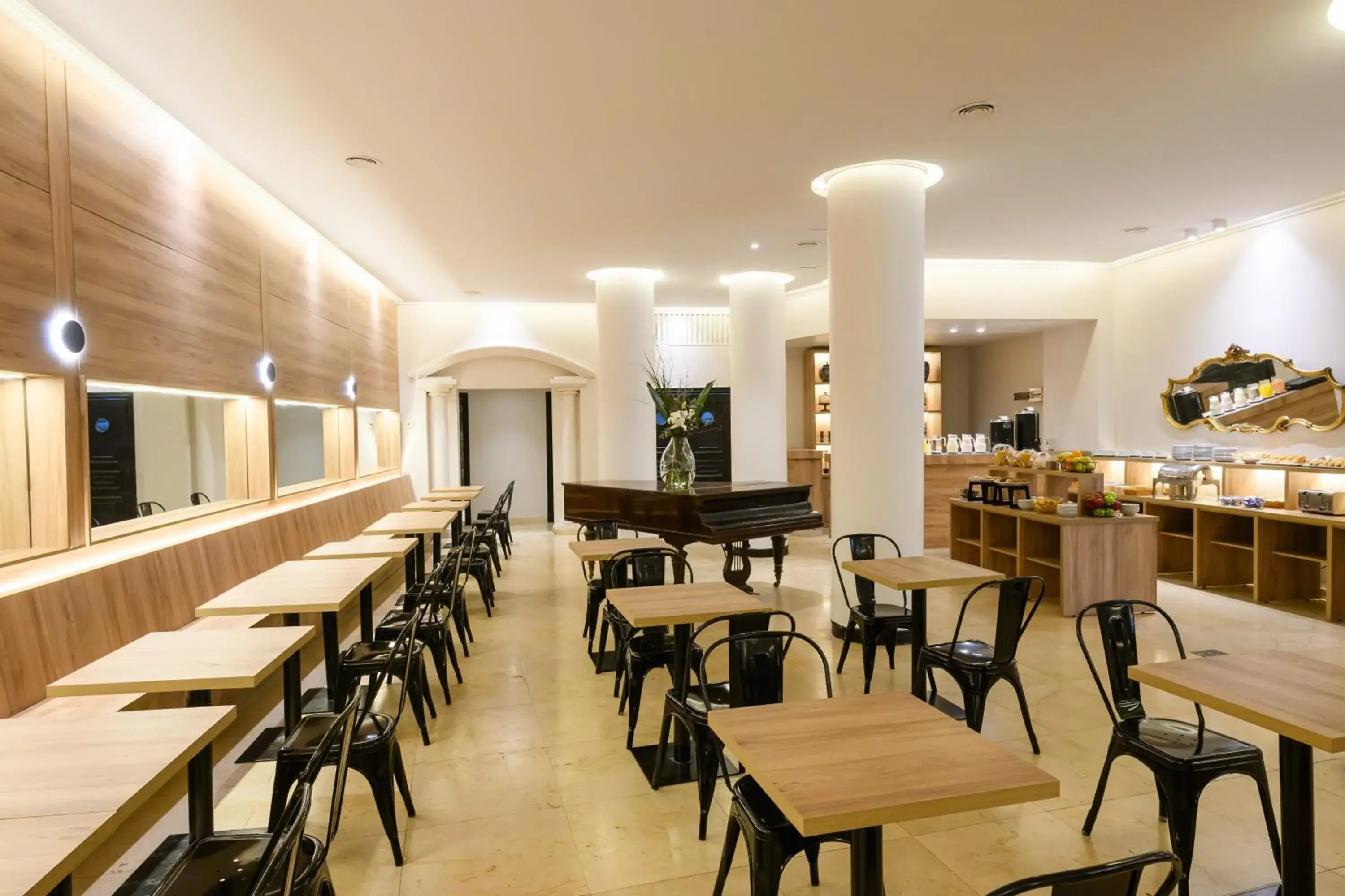 Breakfast in Midtown Boutique Hotel Breakfast in Midtown Boutique Hotel