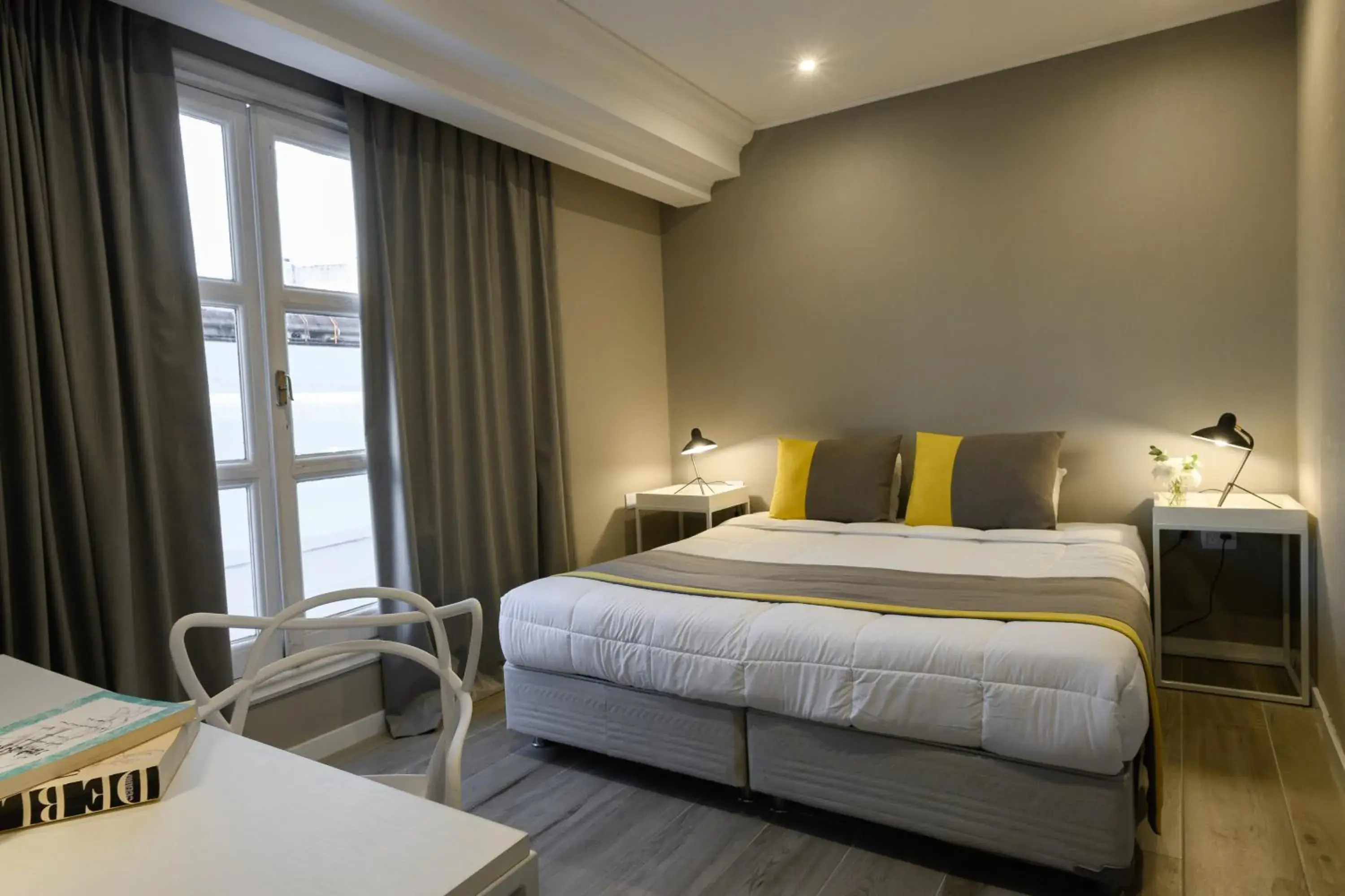 Bed in Midtown Boutique Hotel Bed in Midtown Boutique Hotel