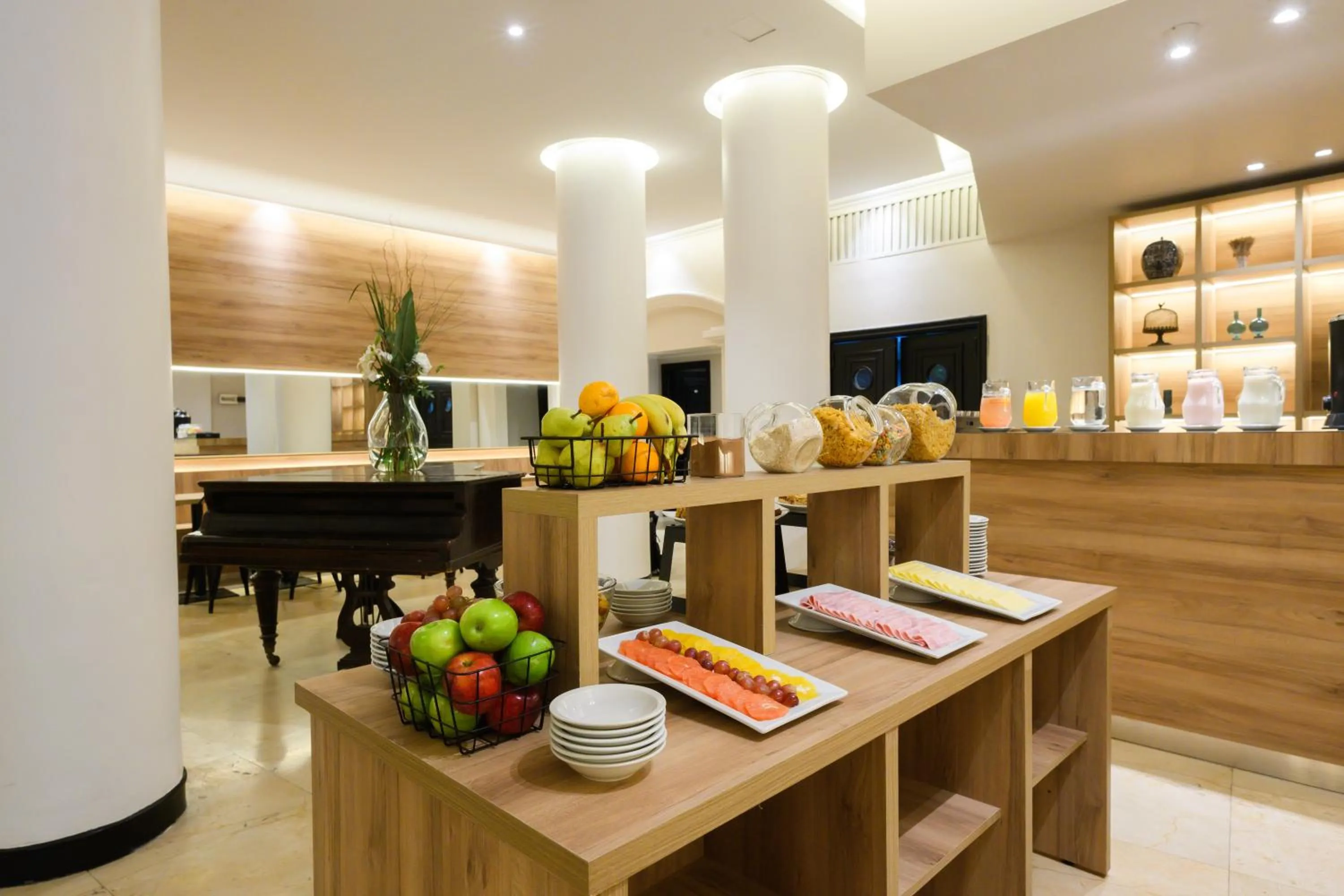 Breakfast in Midtown Boutique Hotel