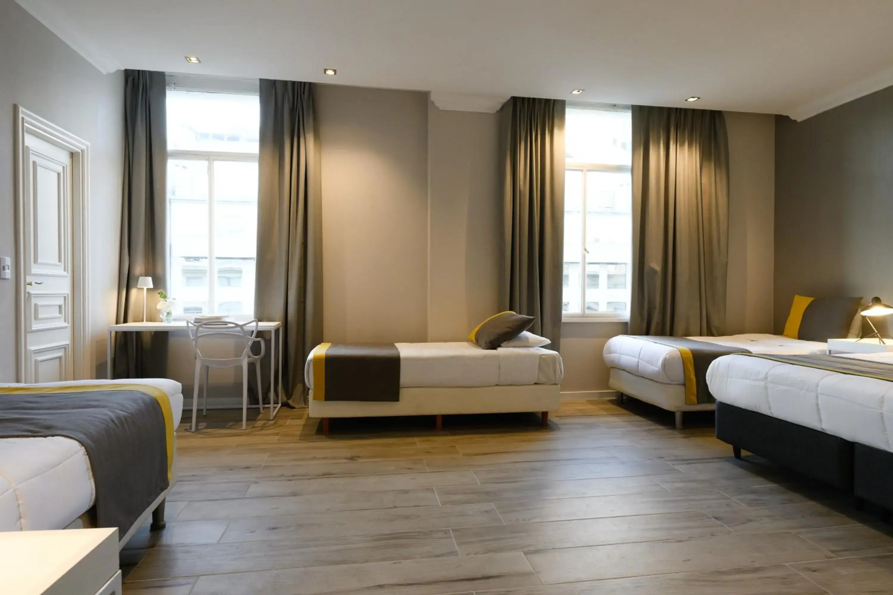 Family Room with Private Bathroom in Midtown Boutique Hotel Family Room with Private Bathroom in Midtown Boutique Hotel