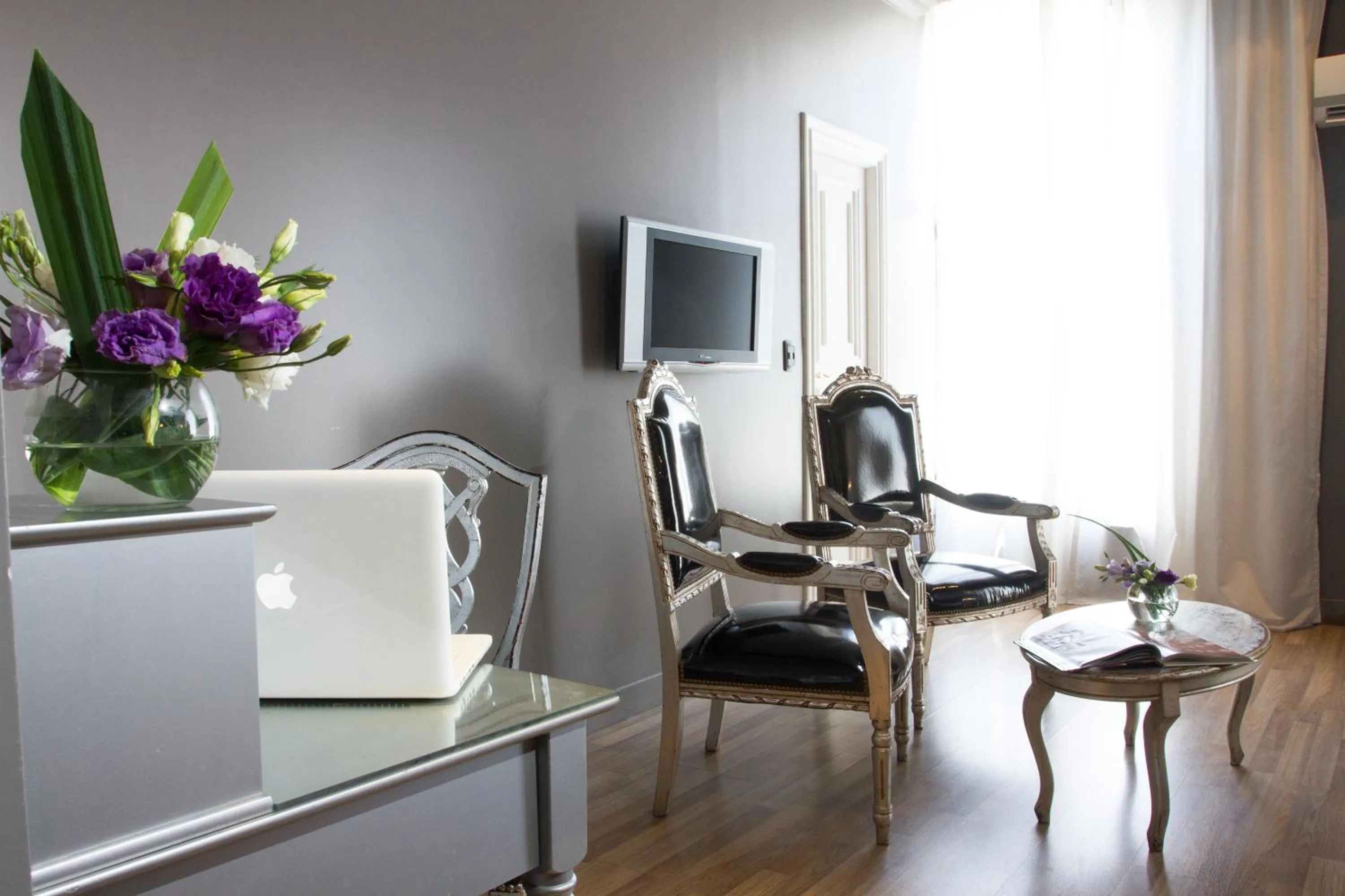 TV and multimedia in Unique Executive Central