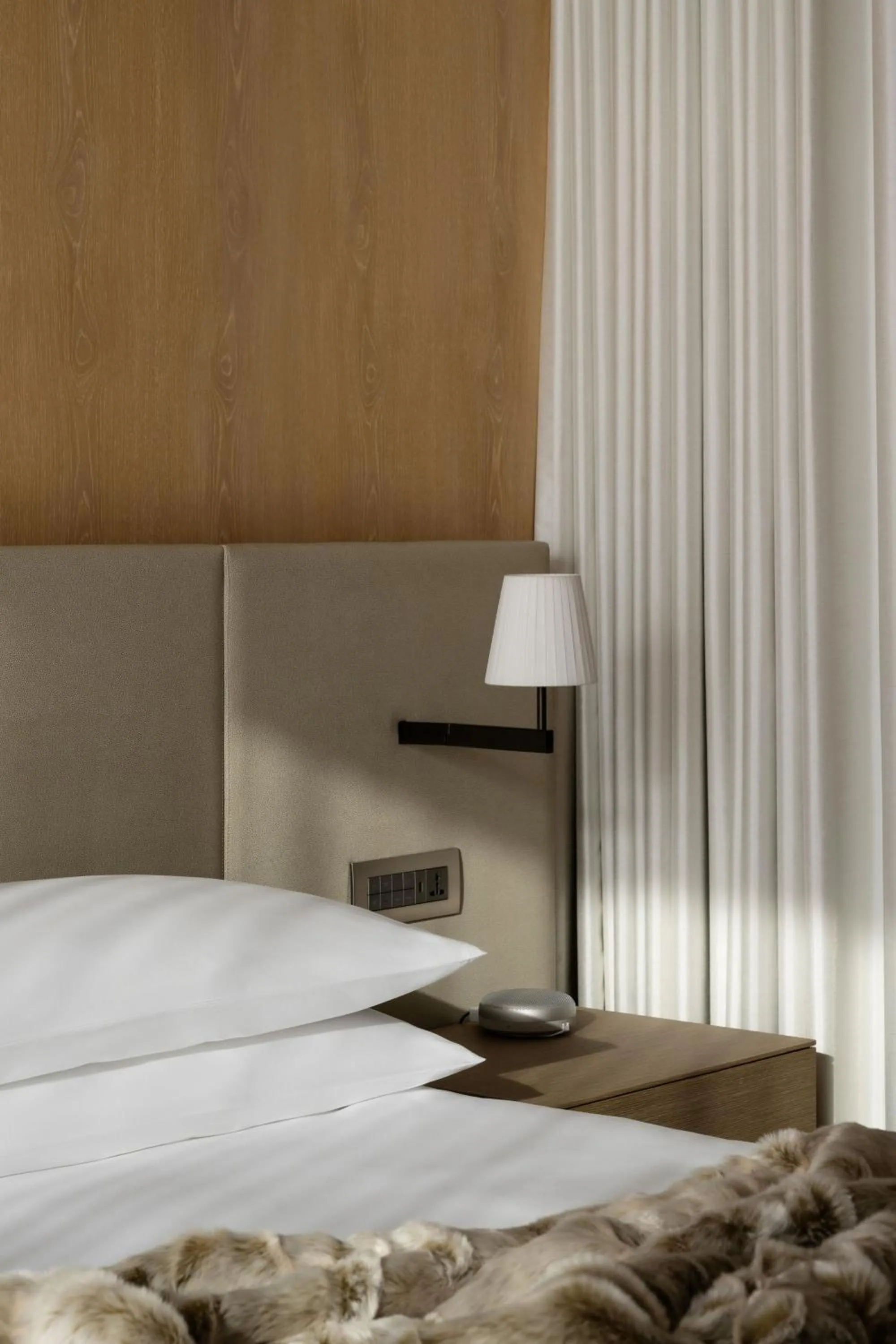 Photo of the whole room, Bed in The Dubai EDITION