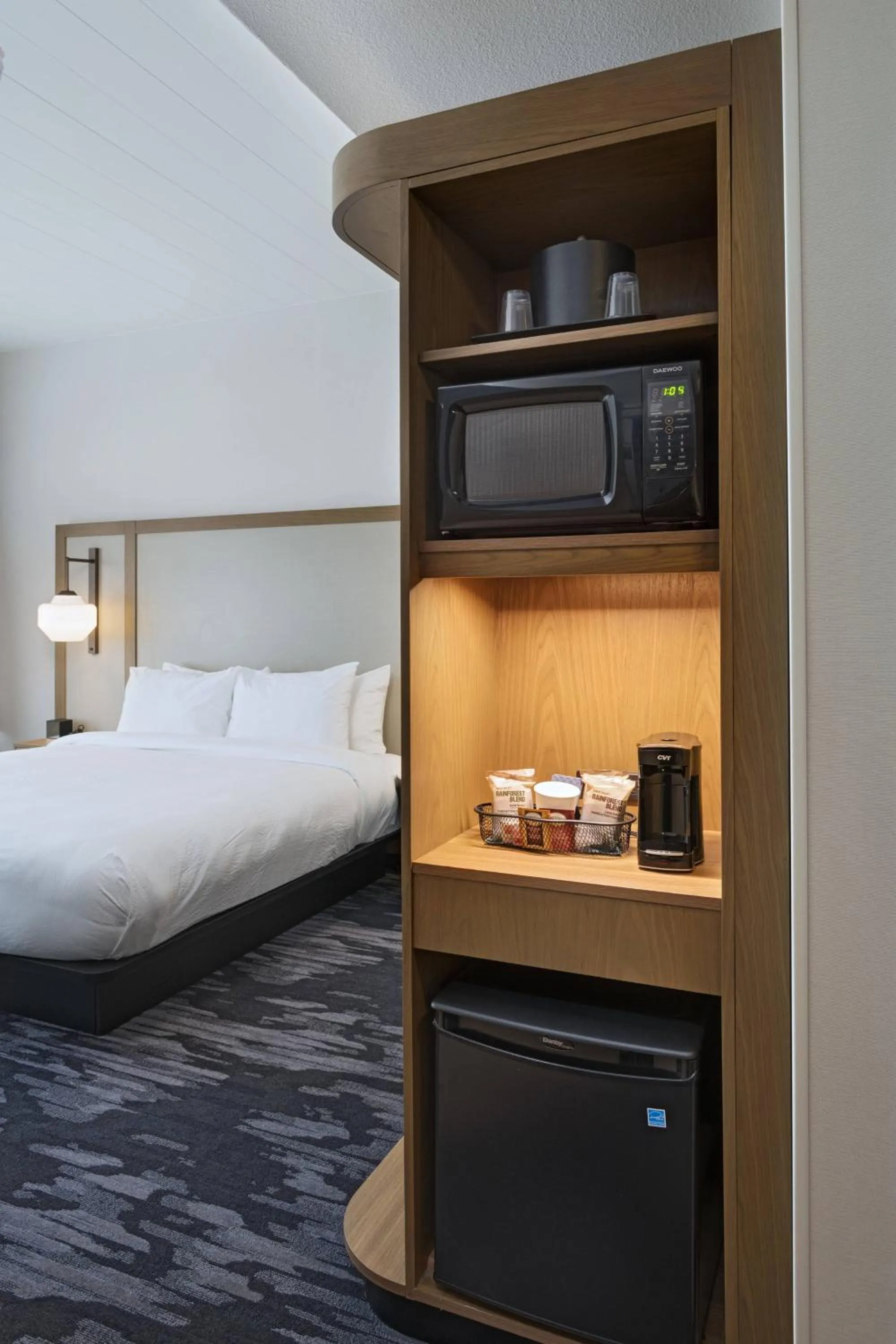 Bed in Fairfield Inn & Suites by Marriott Stony Creek