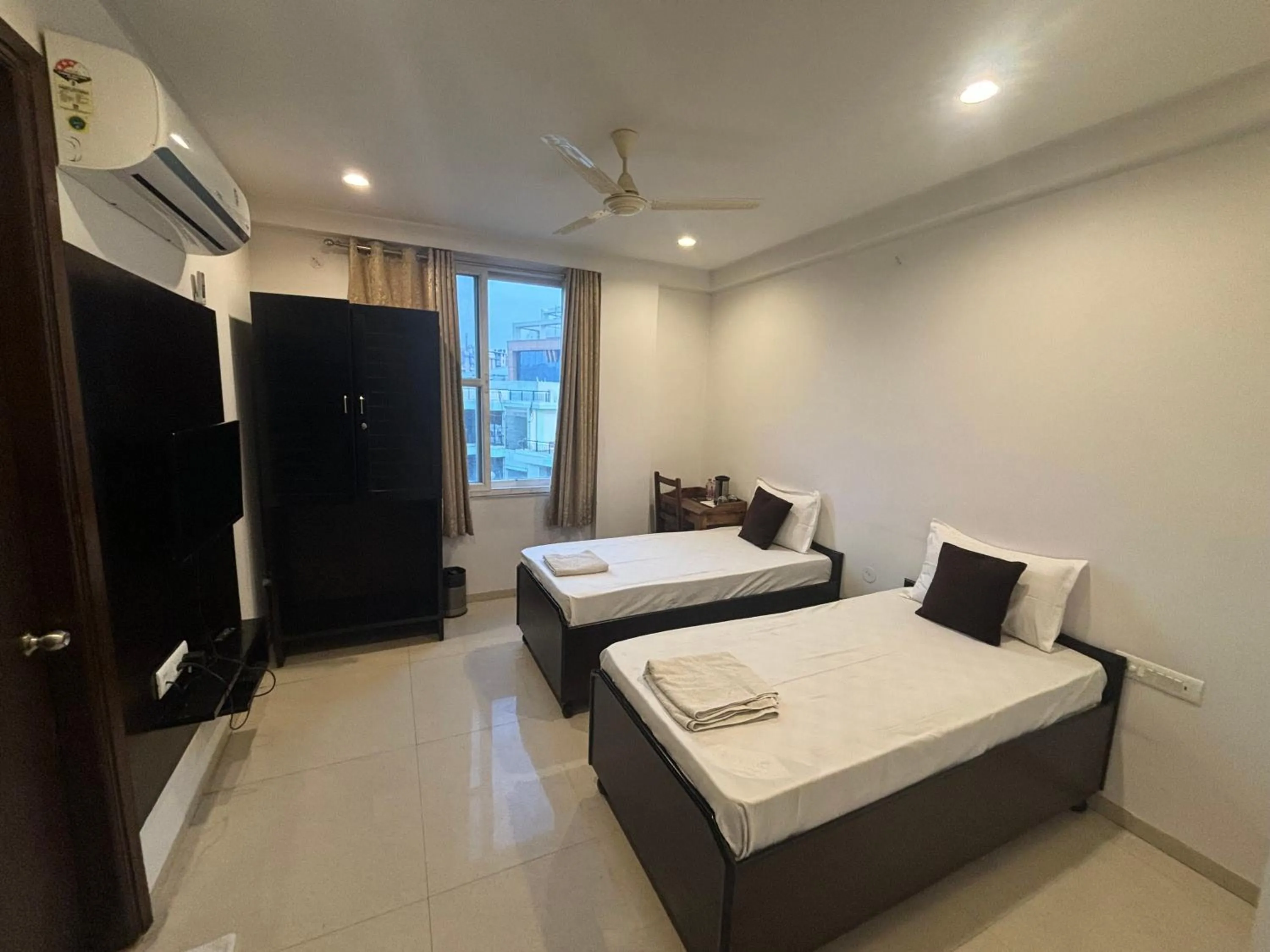 Photo of the whole room, Bed in Hotel Life Inn