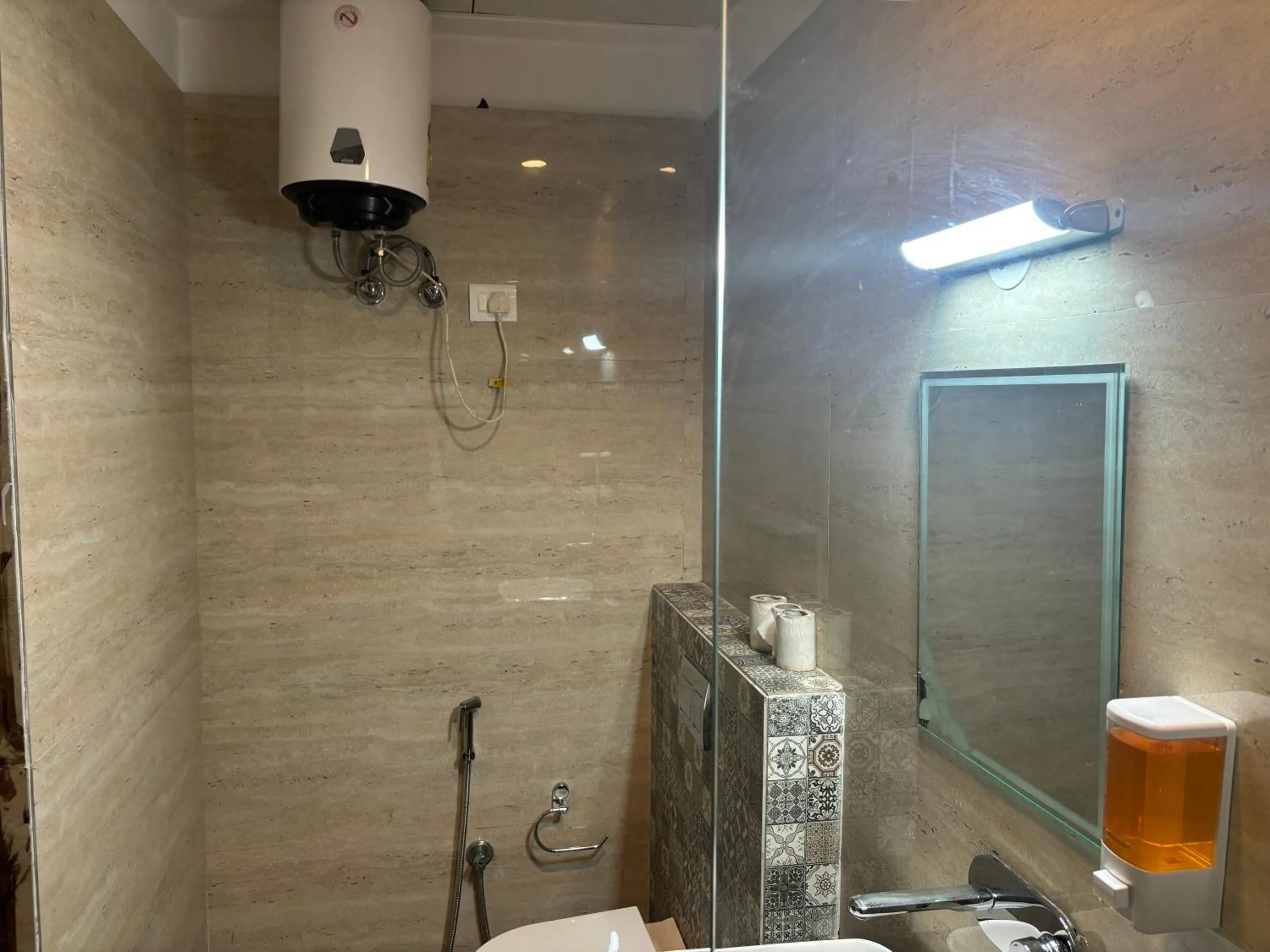 Bathroom in Hotel Life Inn