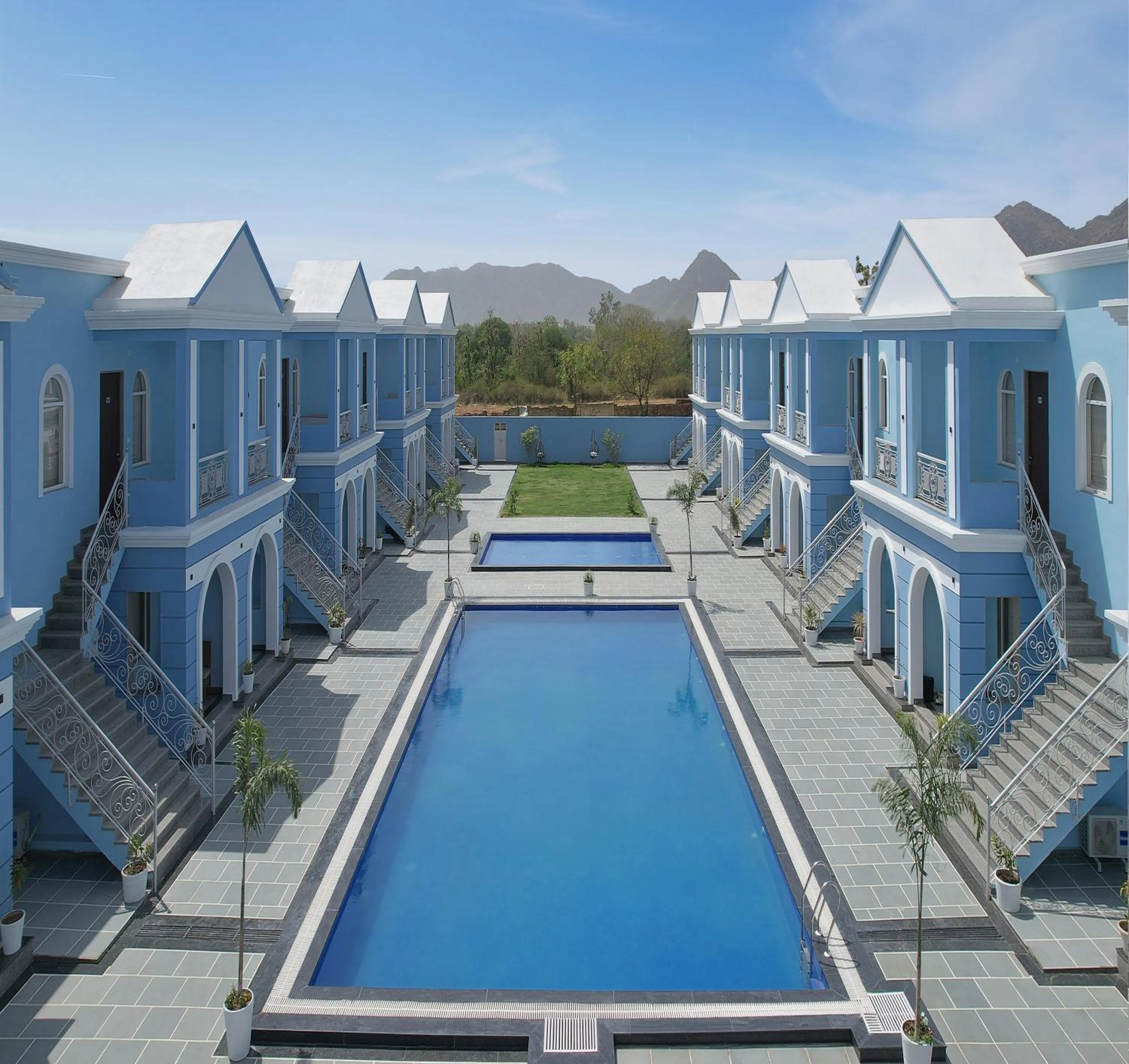 Pool view in Red Tullip MD Valley Resort and Spa