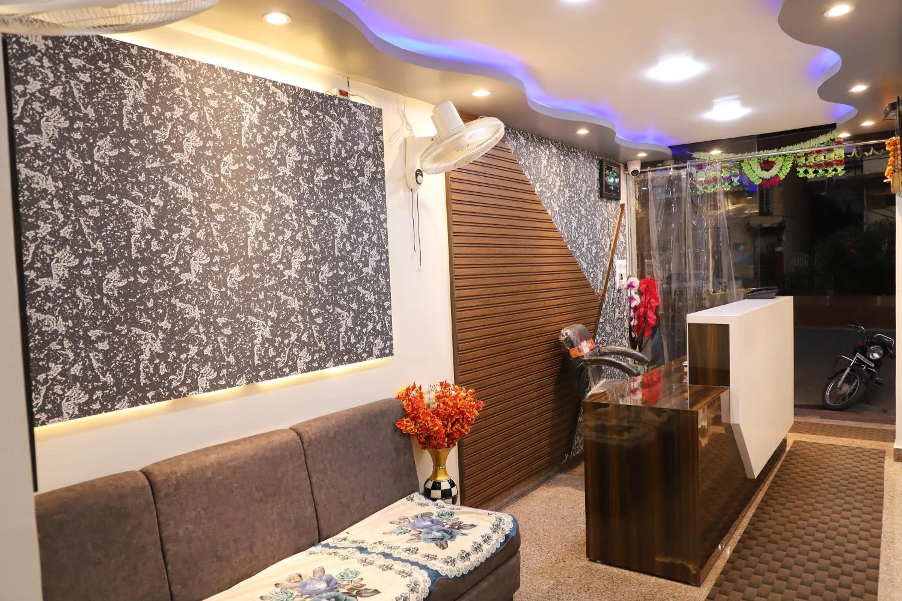 Lobby or reception in HOTEL SHEEBA