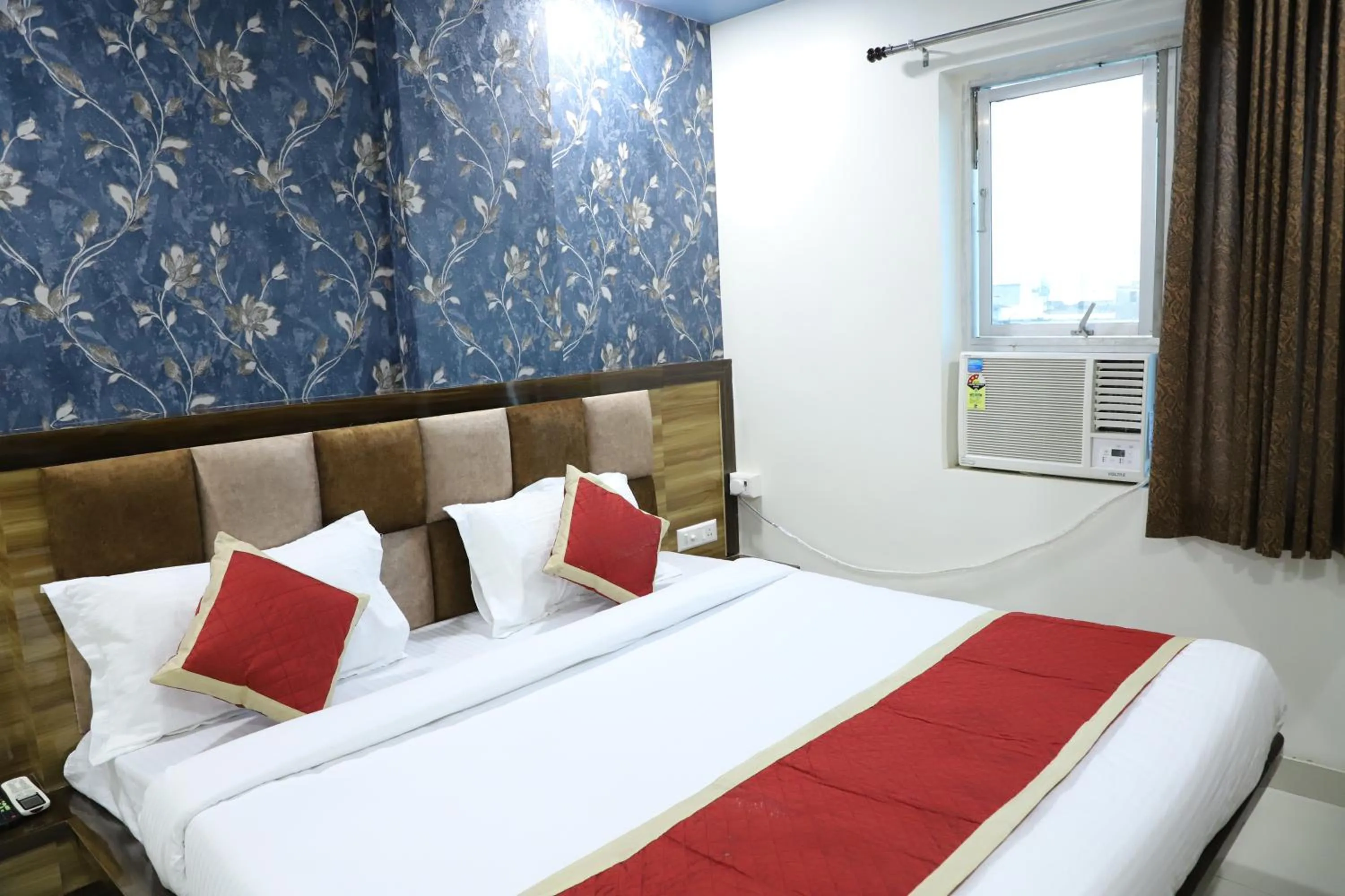 Photo of the whole room, Bed in HOTEL SHEEBA