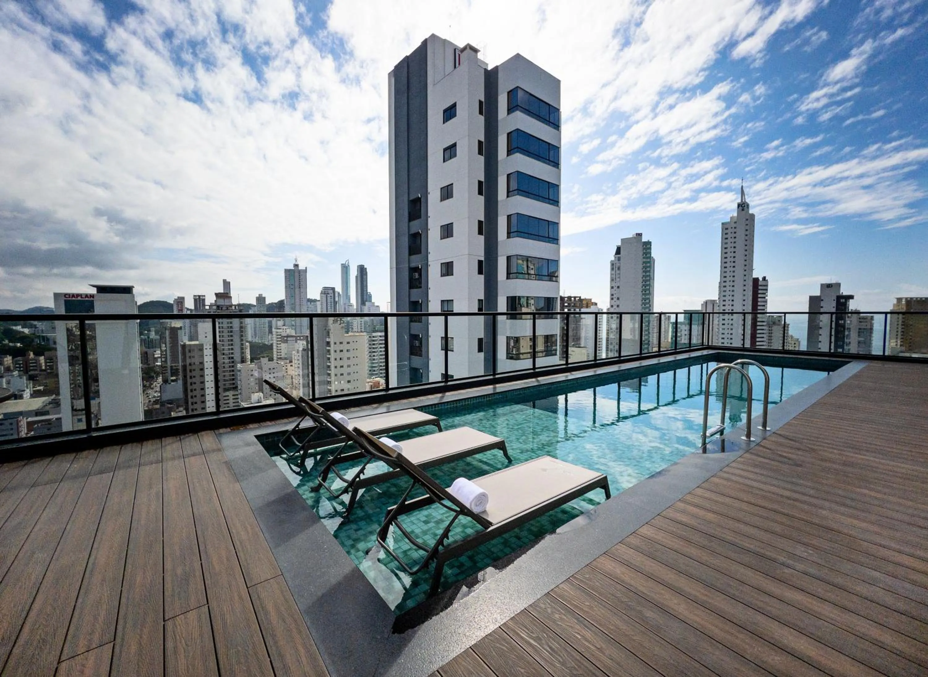 Swimming pool in Ibis Balneario Camboriu