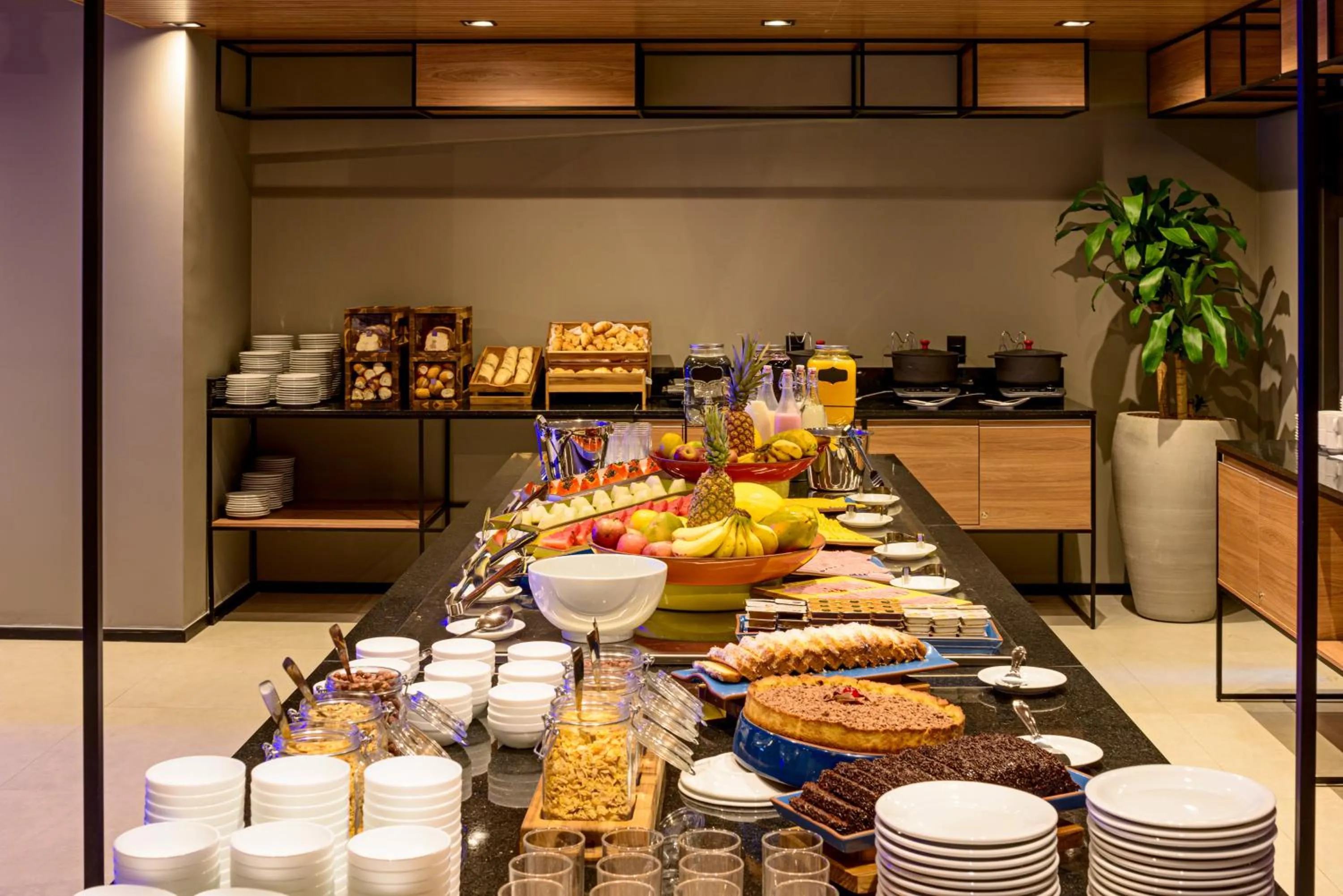 Restaurant/places to eat in Ibis Balneario Camboriu