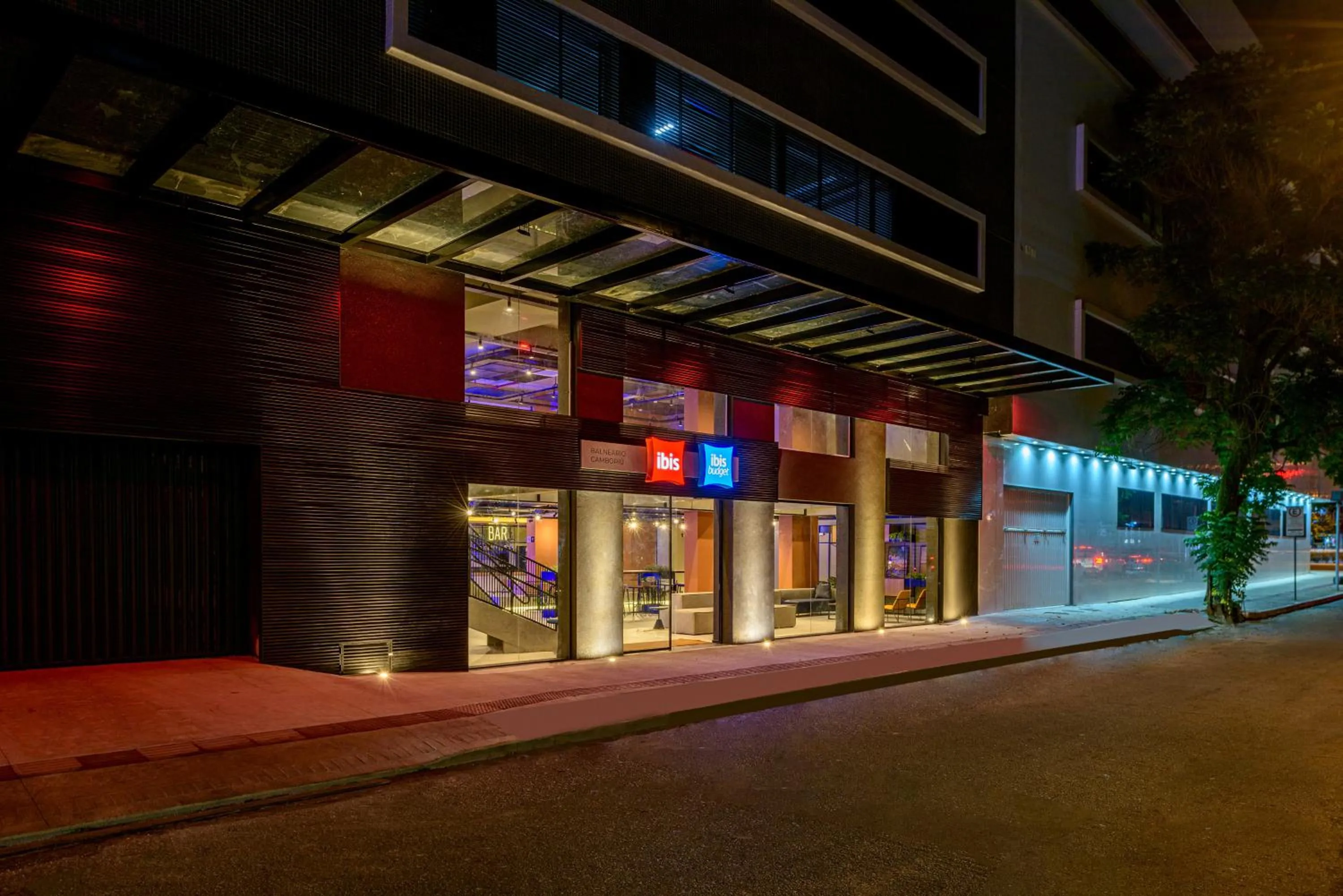 Facade/entrance in Ibis Budget Balneario Camboriu