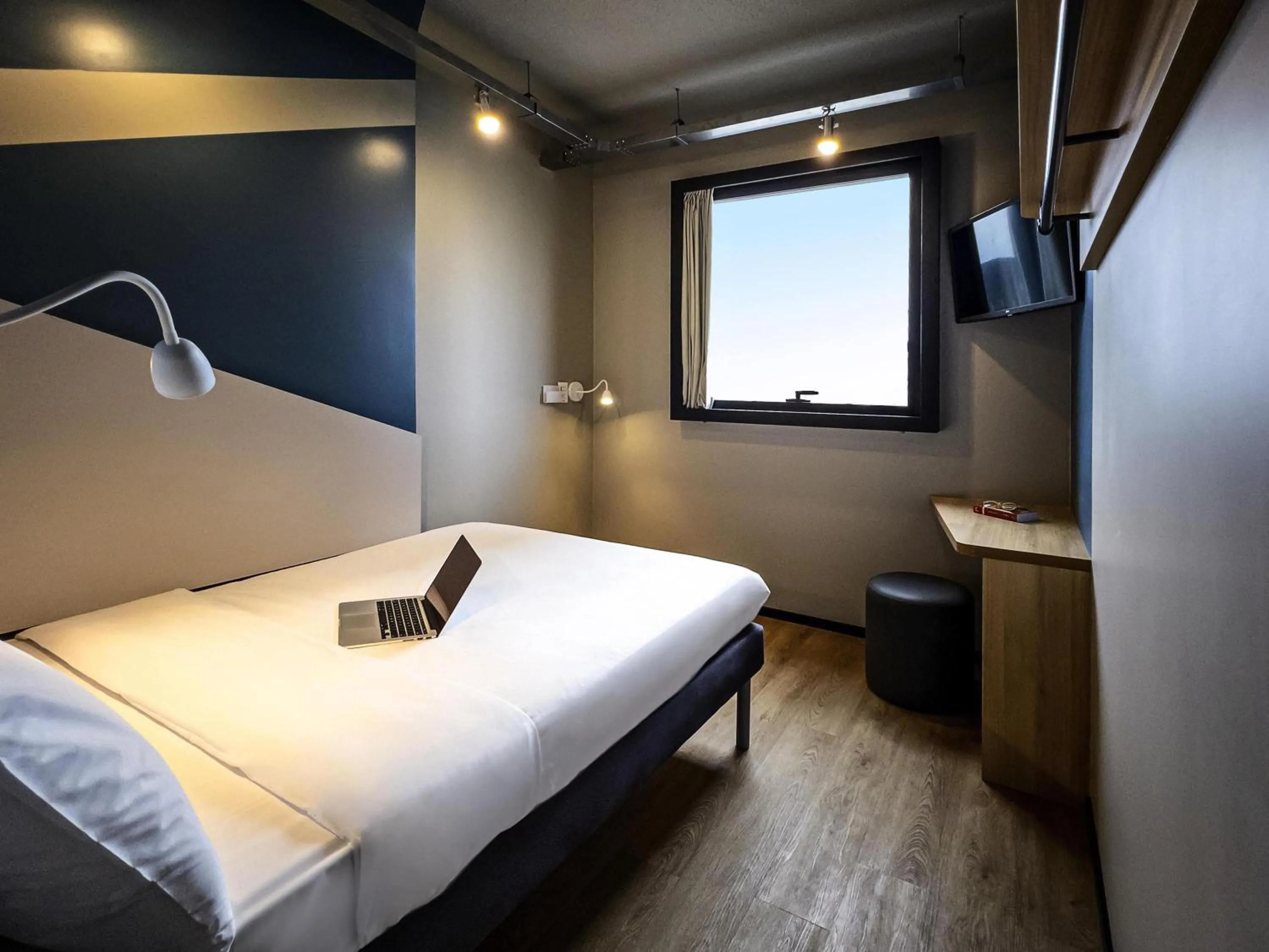 Bedroom, Bed in Ibis Budget Balneario Camboriu