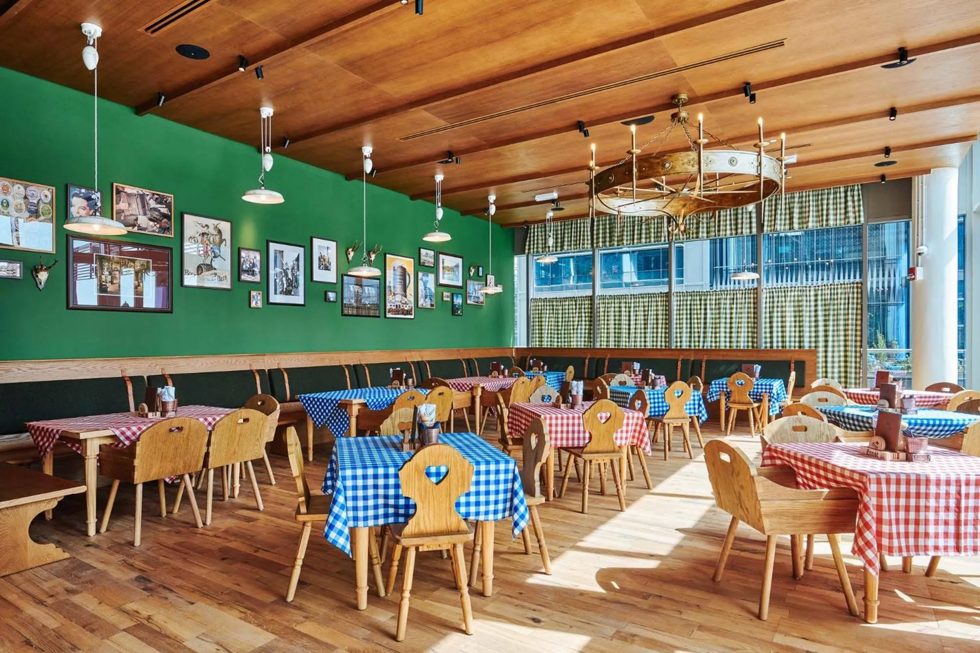 Restaurant/places to eat in 25hours Hotel Dubai One Central