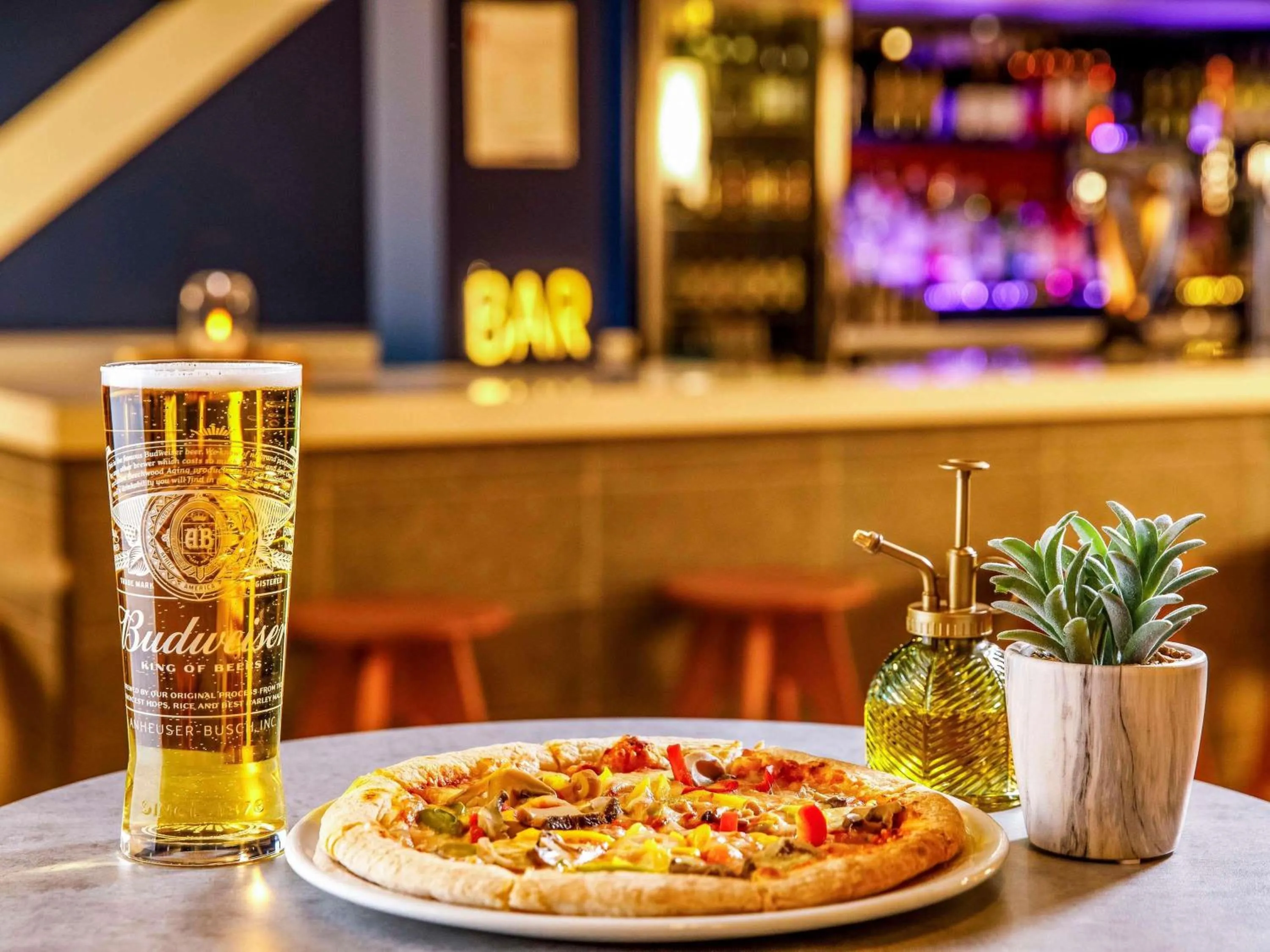 Restaurant/places to eat in ibis budget London Heathrow Central