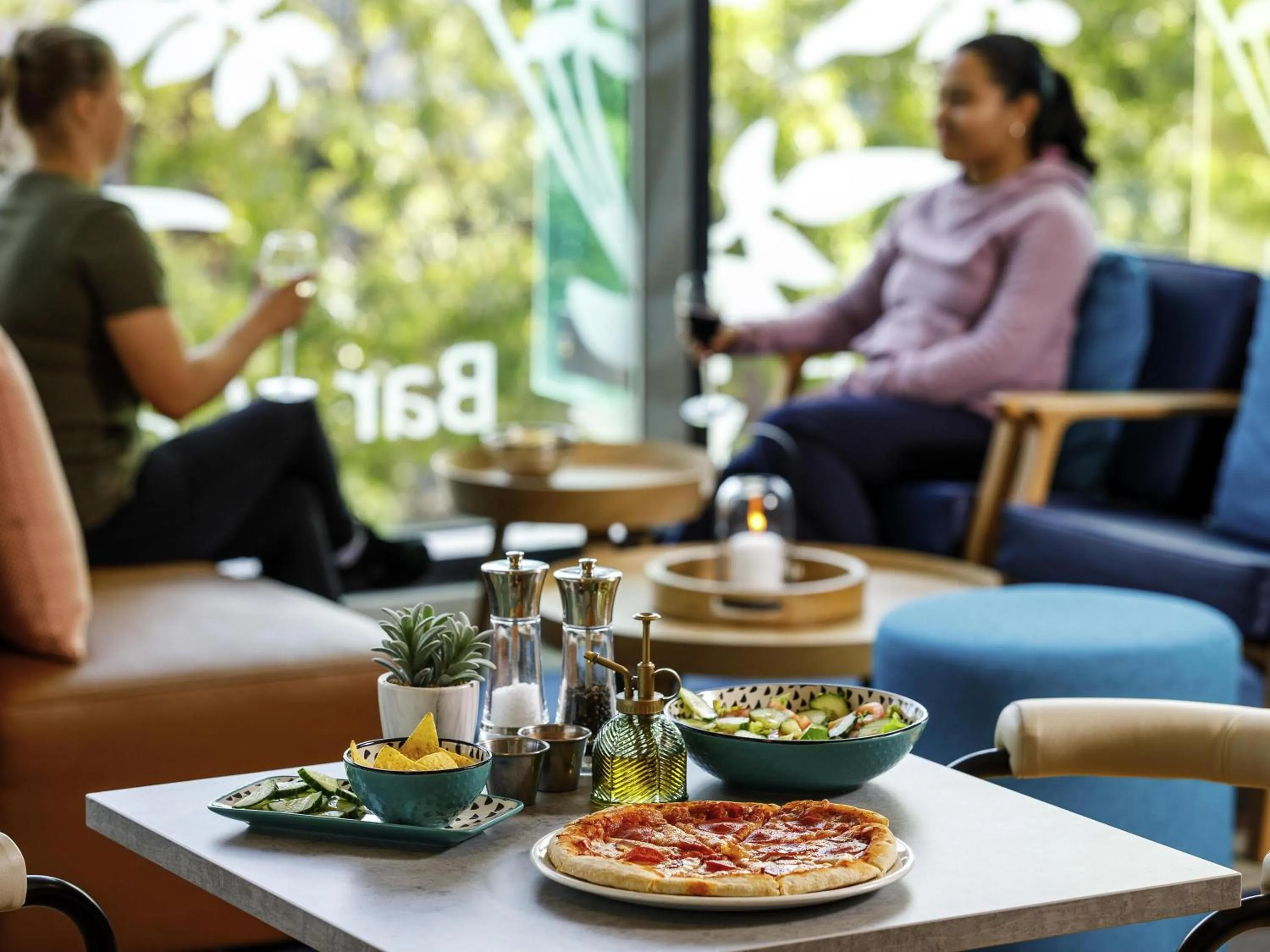 Restaurant/places to eat in ibis budget London Heathrow Central