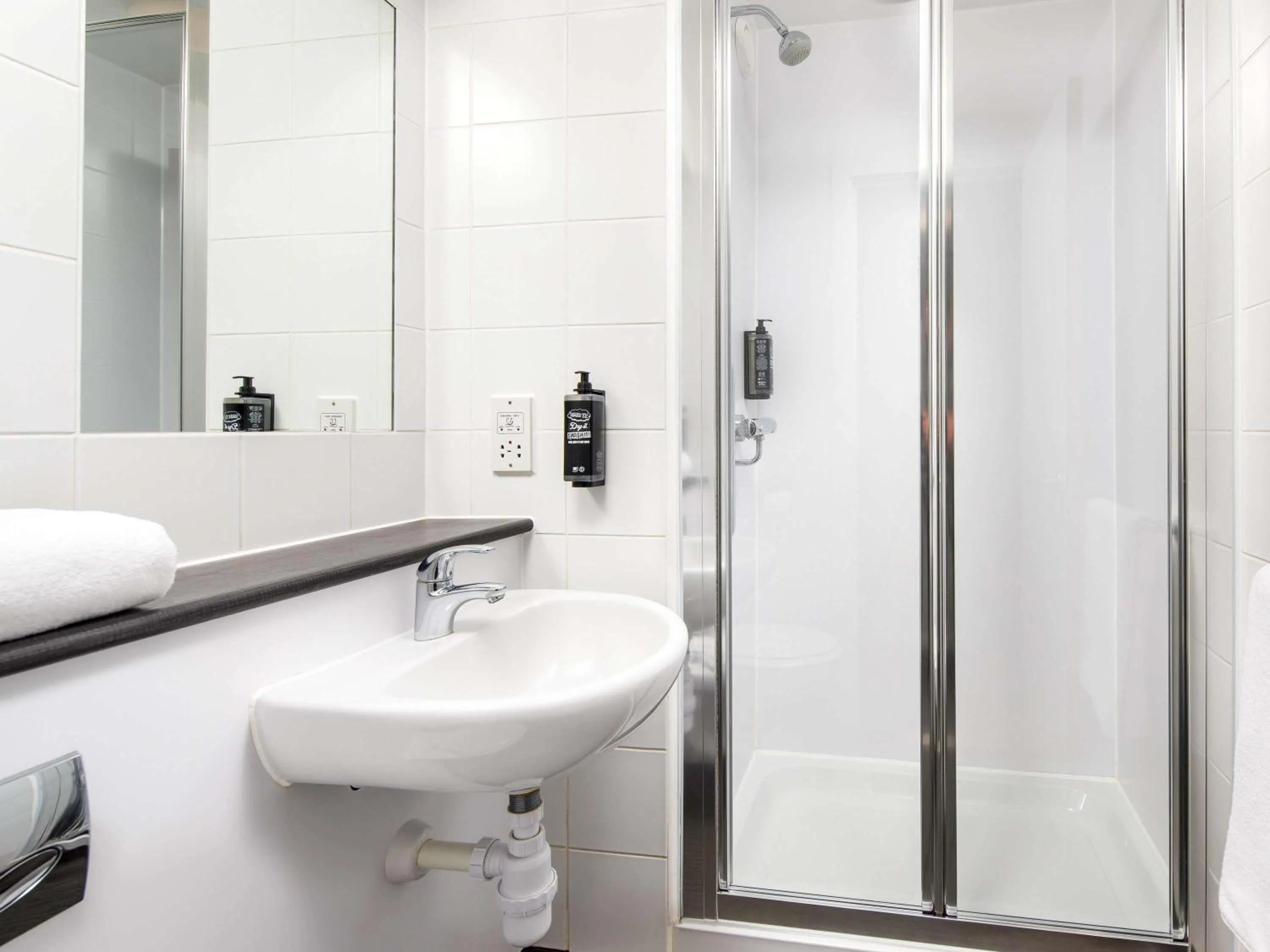 Bedroom in ibis budget London Heathrow Central