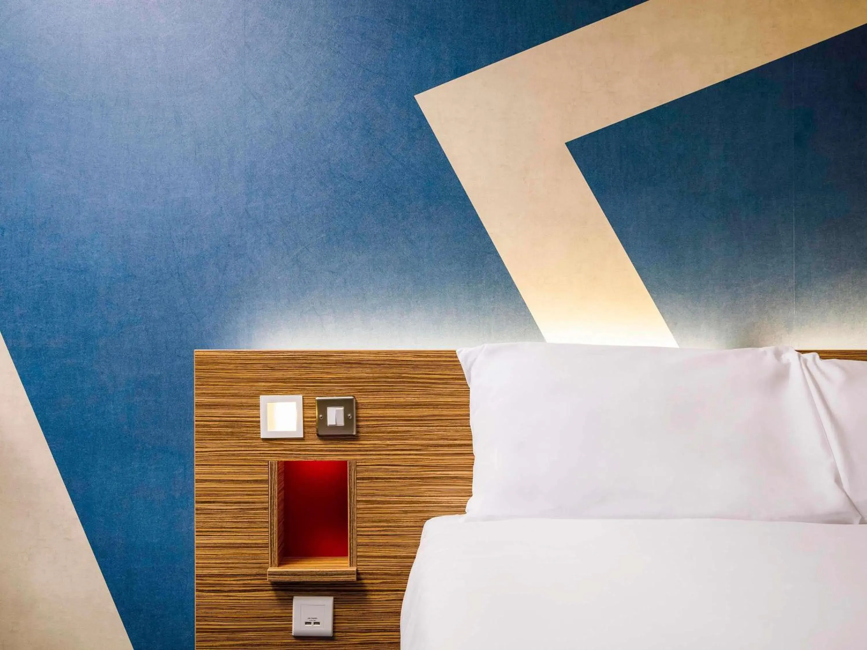 Bedroom, Bed in ibis budget London Heathrow Central Bedroom, Bed in ibis budget London Heathrow Central