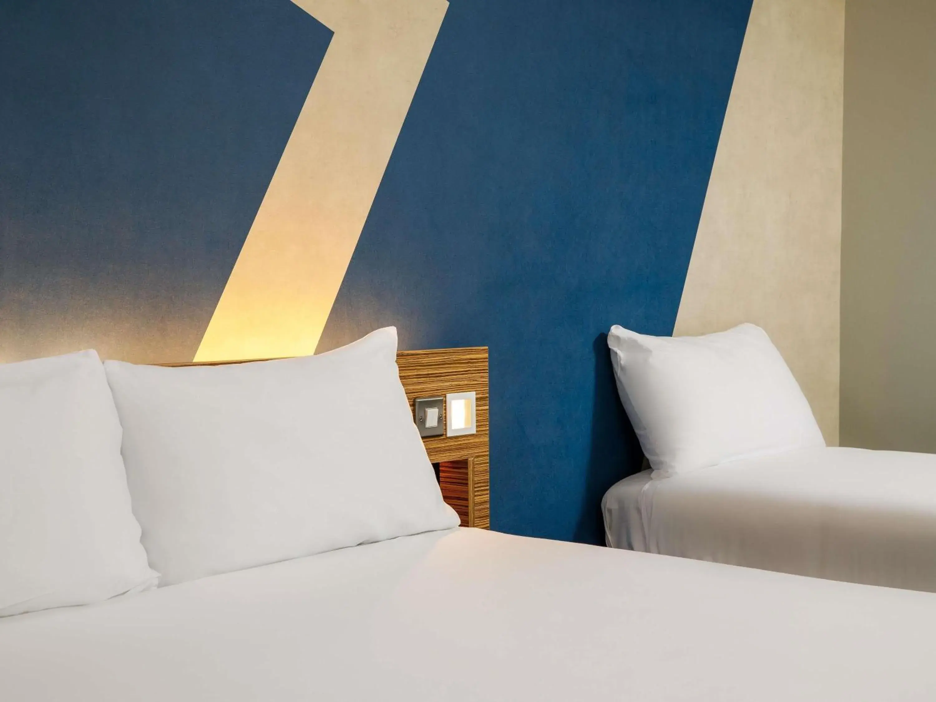 Bedroom, Bed in ibis budget London Heathrow Central Bedroom, Bed in ibis budget London Heathrow Central