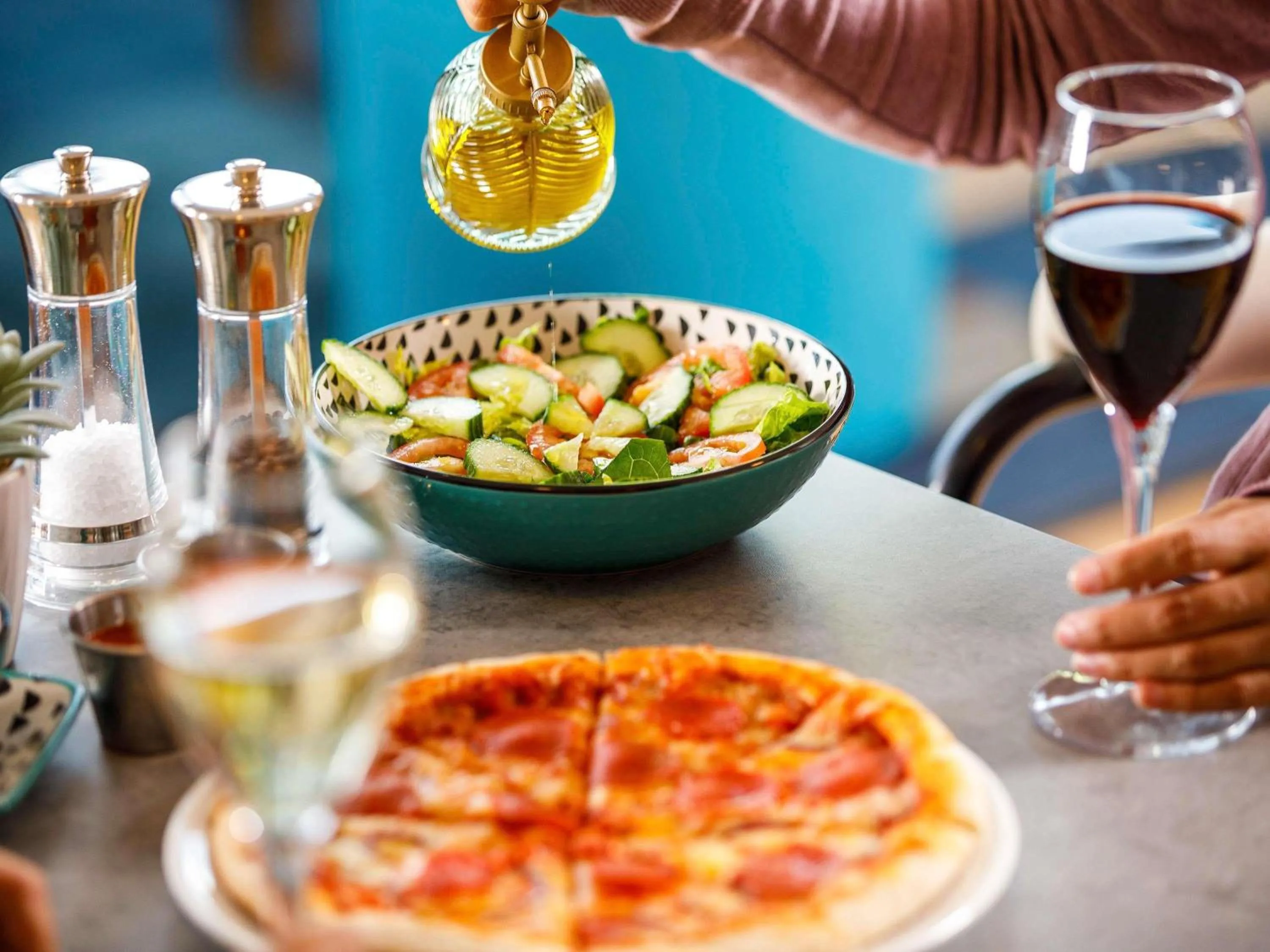 Restaurant/places to eat in ibis budget London Heathrow Central