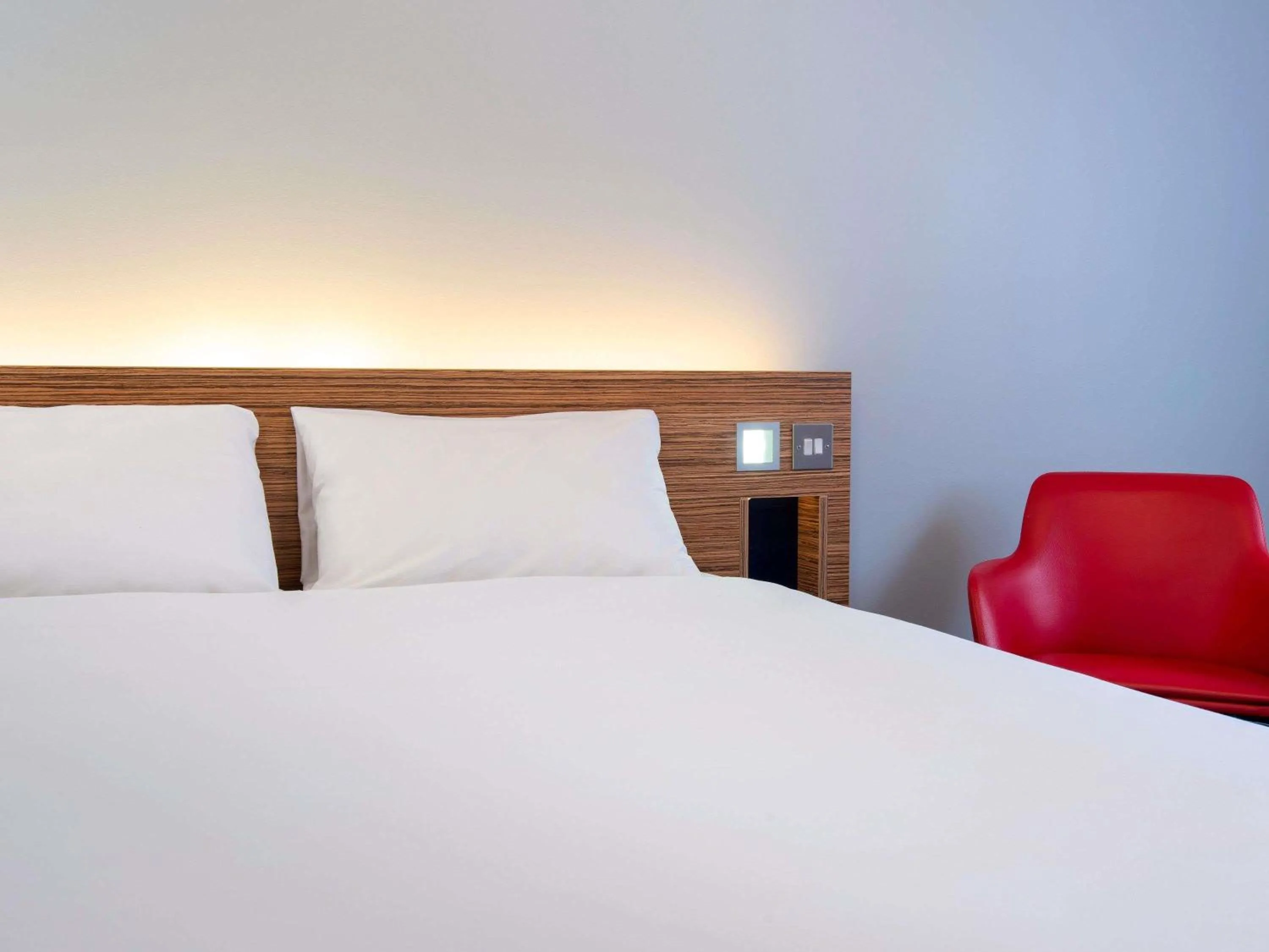 Bedroom, Bed in ibis budget London Heathrow Central