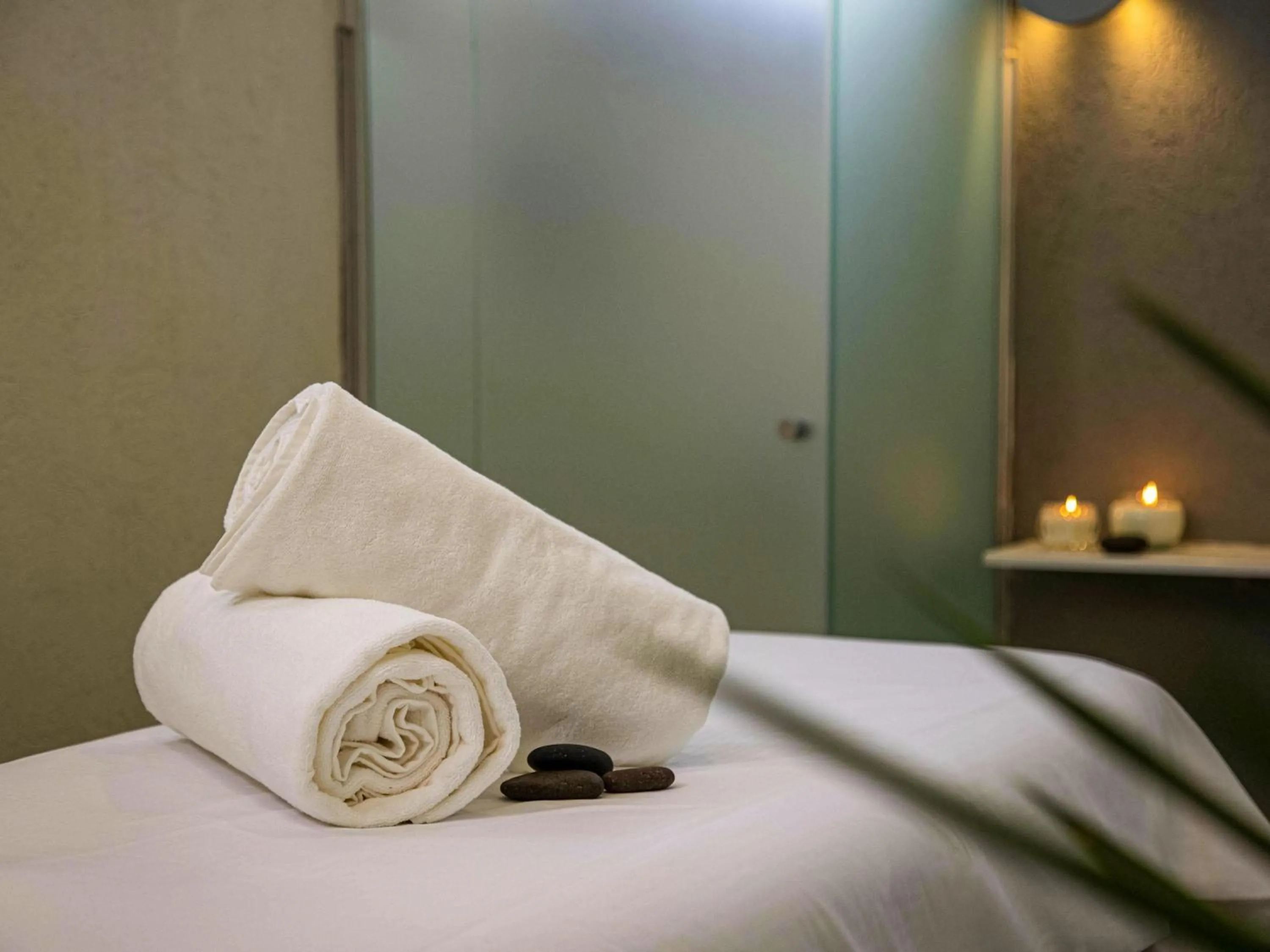 Spa and wellness centre/facilities, Bed in Mercure Rosario