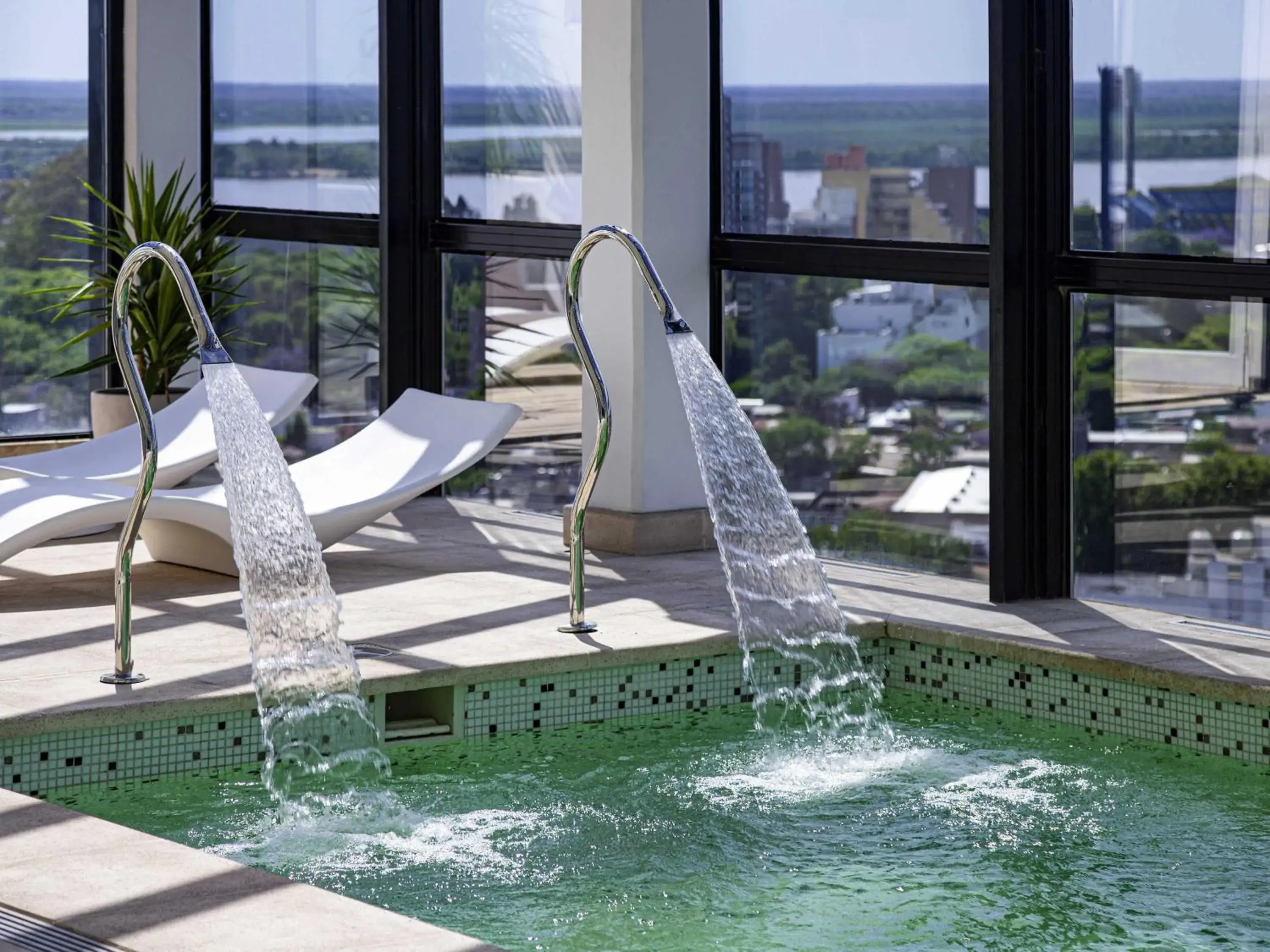 Property building in Mercure Rosario Property building in Mercure Rosario