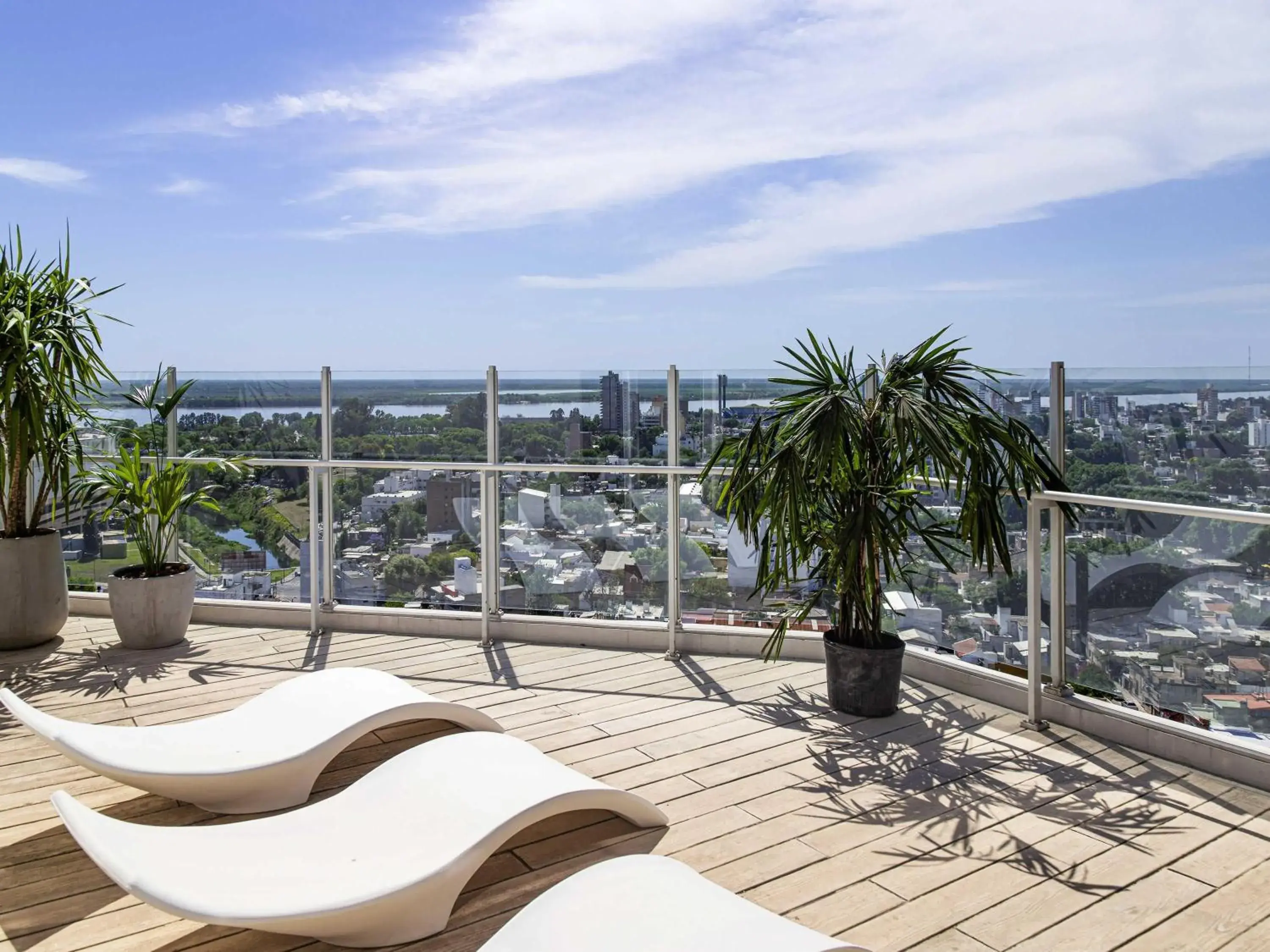 Property building in Mercure Rosario Property building in Mercure Rosario