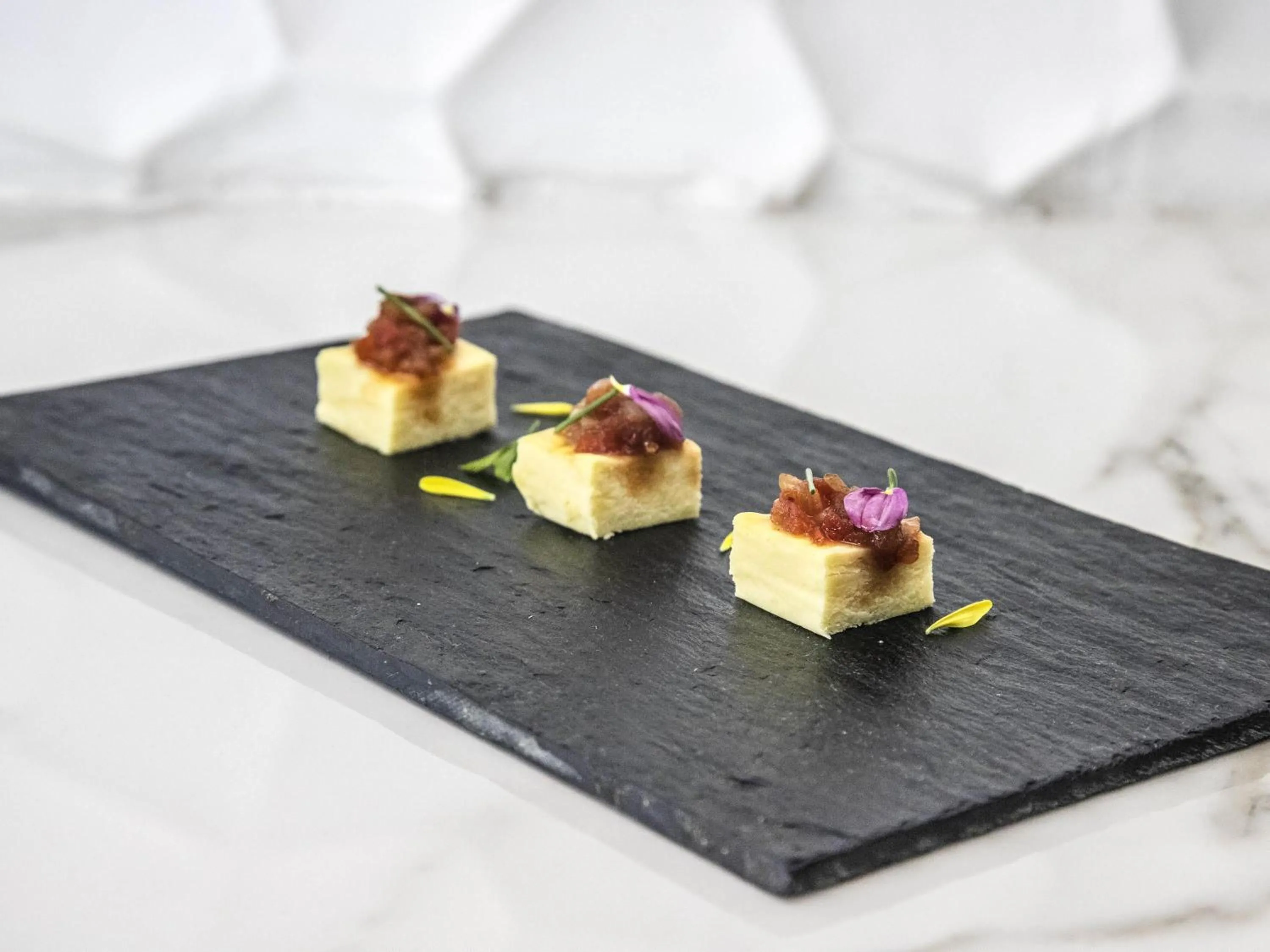 Restaurant/places to eat in Mercure Rosario