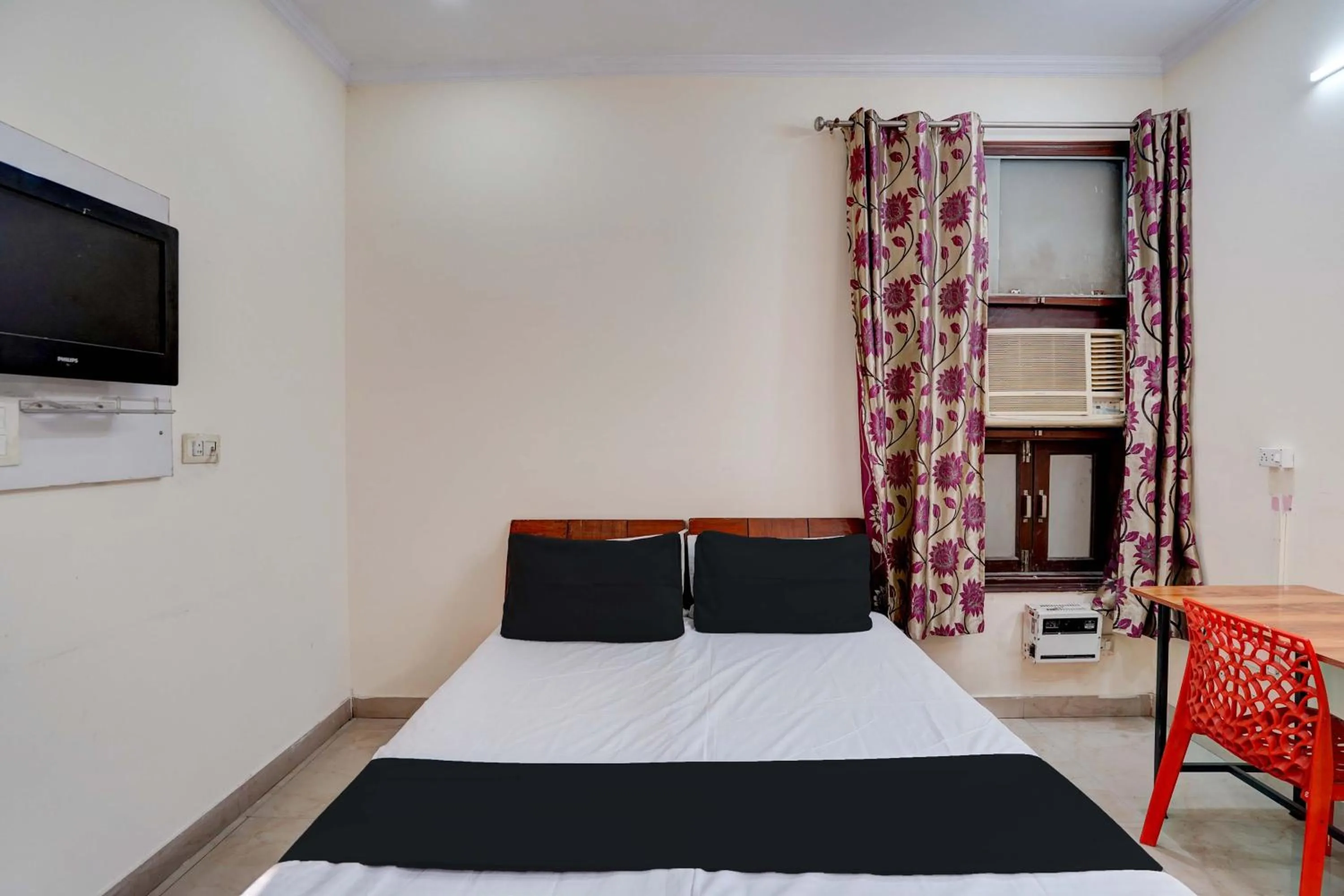 Bedroom, Bed in Super Hotel O VPS Residency