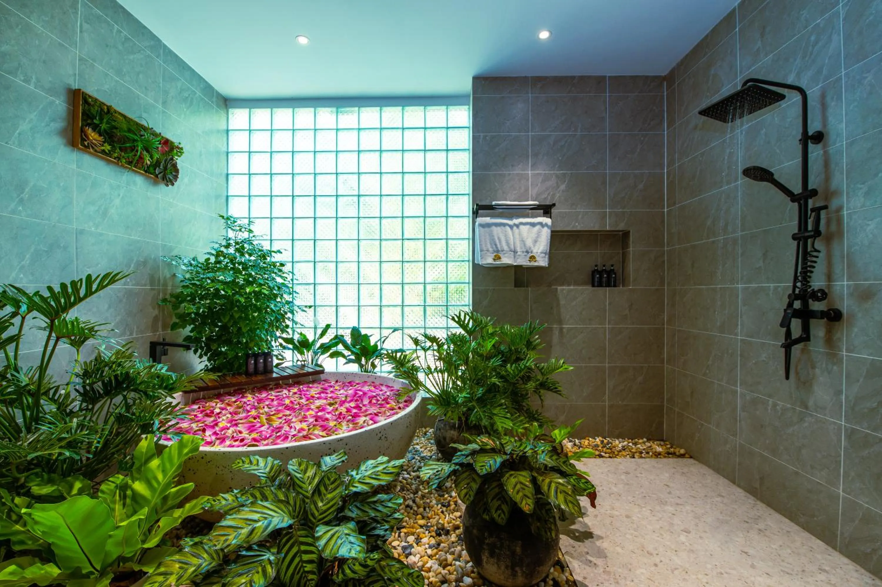 Shower in Good Time Relax Resort