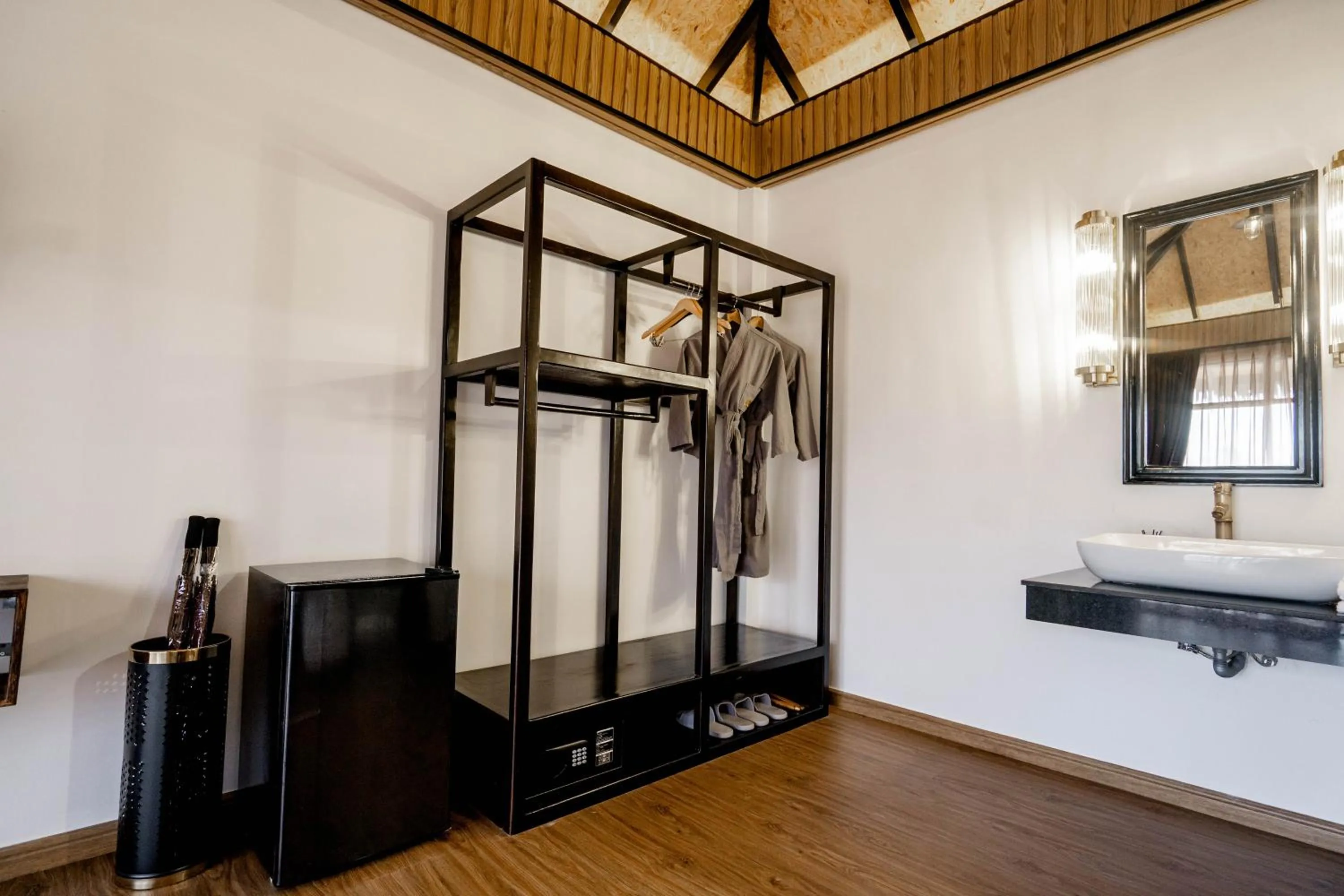 wardrobe, Bed in Good Time Relax Resort