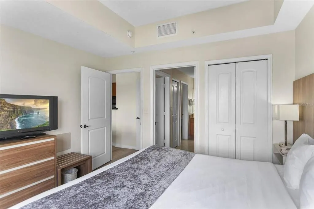 Bed in Premier Resort Condos Near Disney & Universal