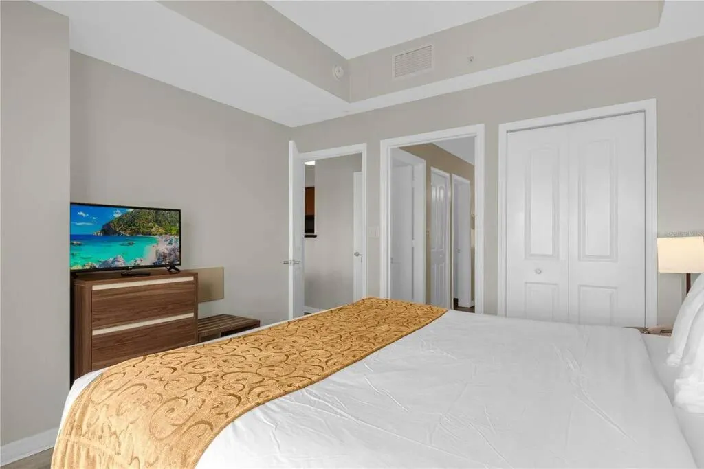 Bed in Premier Resort Condos Near Disney & Universal
