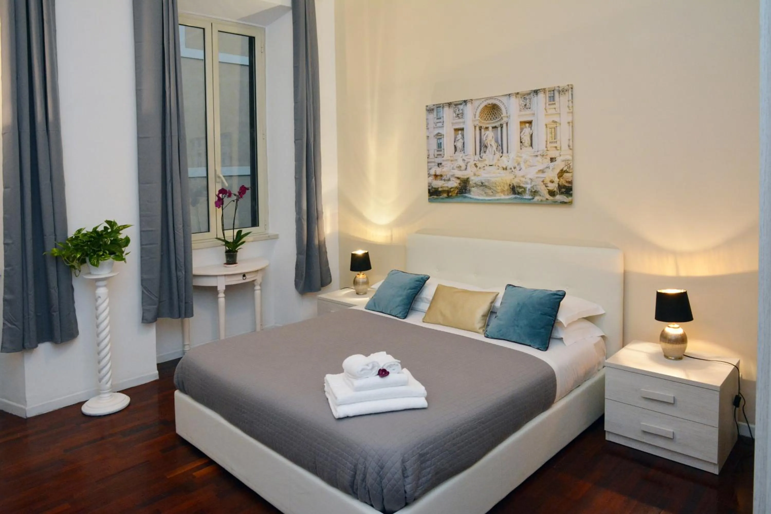 Bed in Chéri de Rome Vatican Apartment