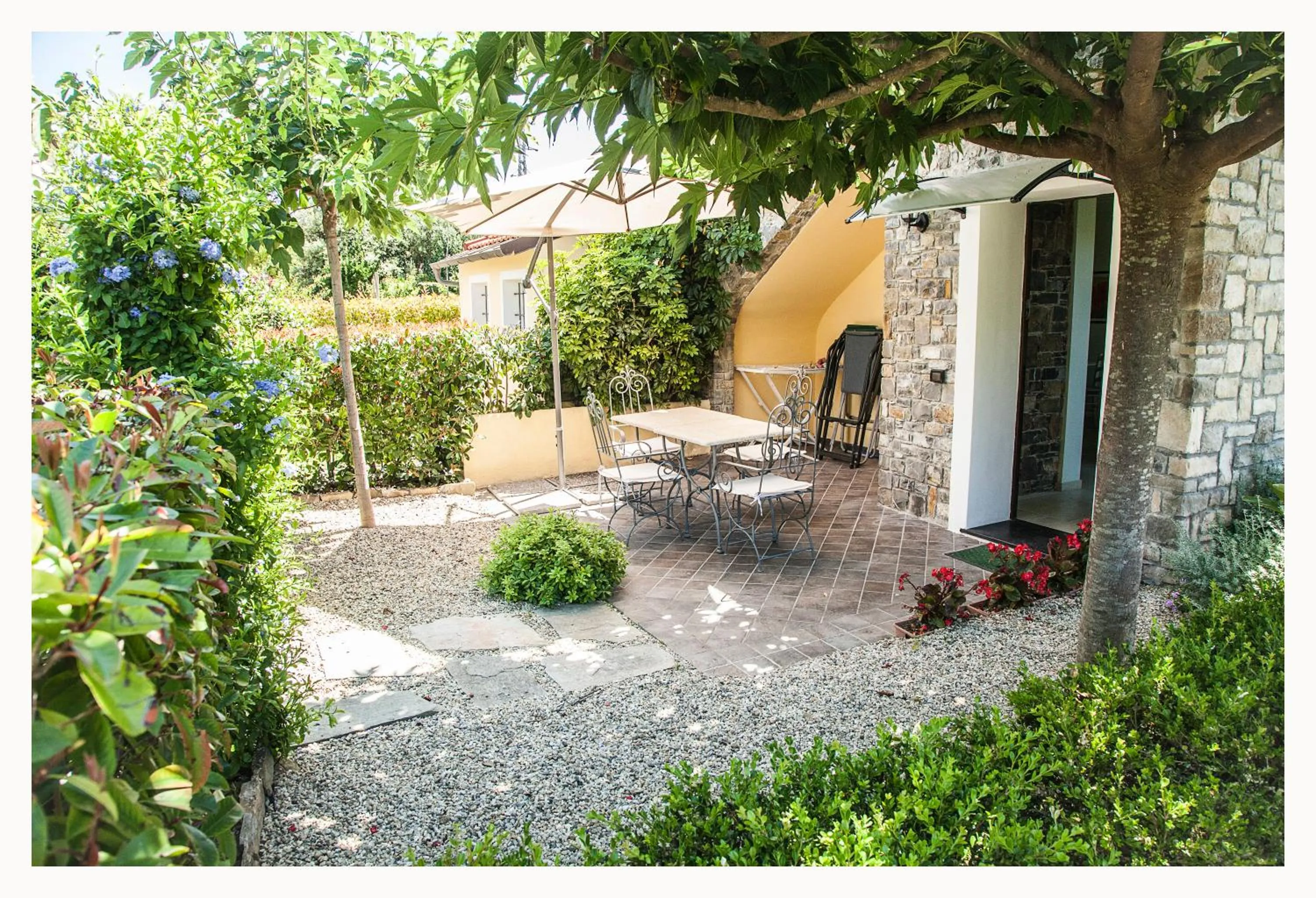 Property building in Casa Vacanze Nel Giardino di Renzo