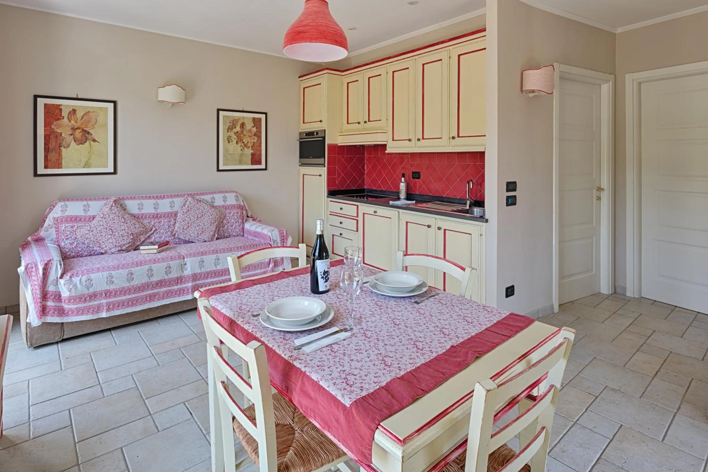 Kitchen or kitchenette in Casa Vacanze Nel Giardino di Renzo