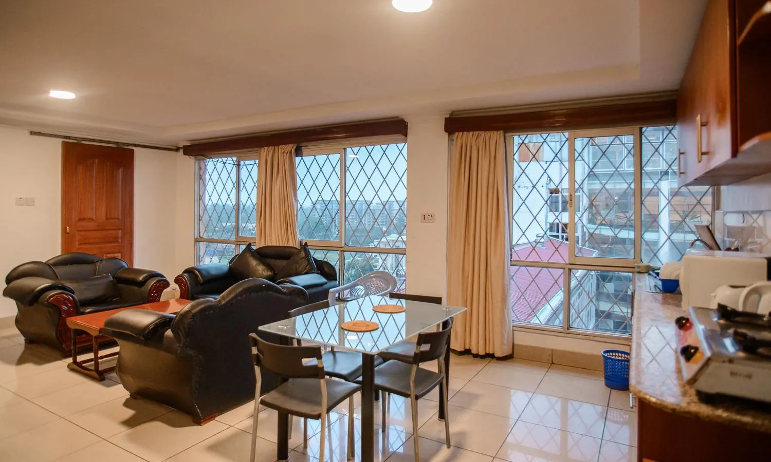 Living room in Diamond Plaza Apartments