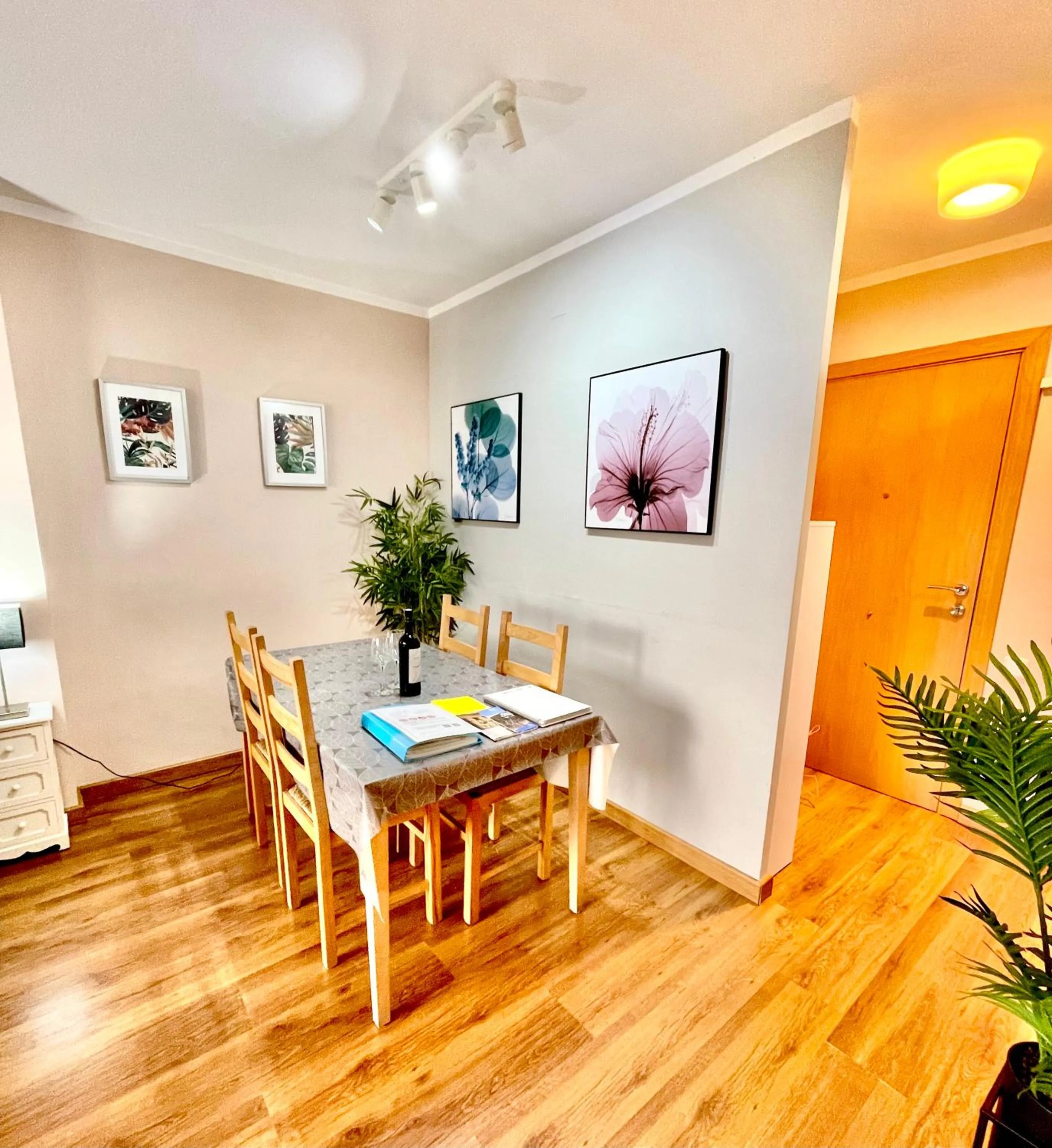 LA MER BLEUE, Boutique Apartament with free parking, full equipped in Fenals Beach