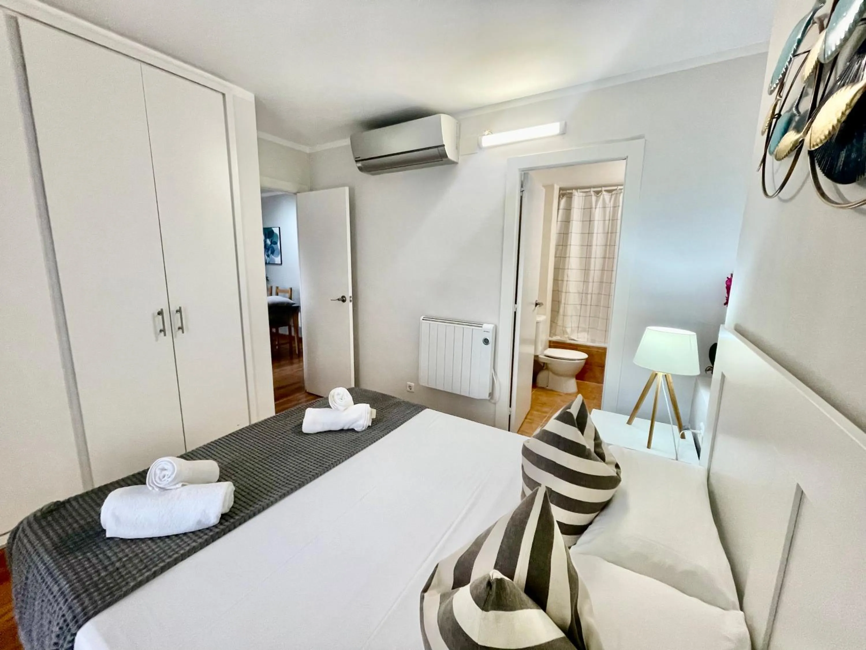 Bed in LA MER BLEUE, Boutique Apartament with free parking, full equipped in Fenals Beach