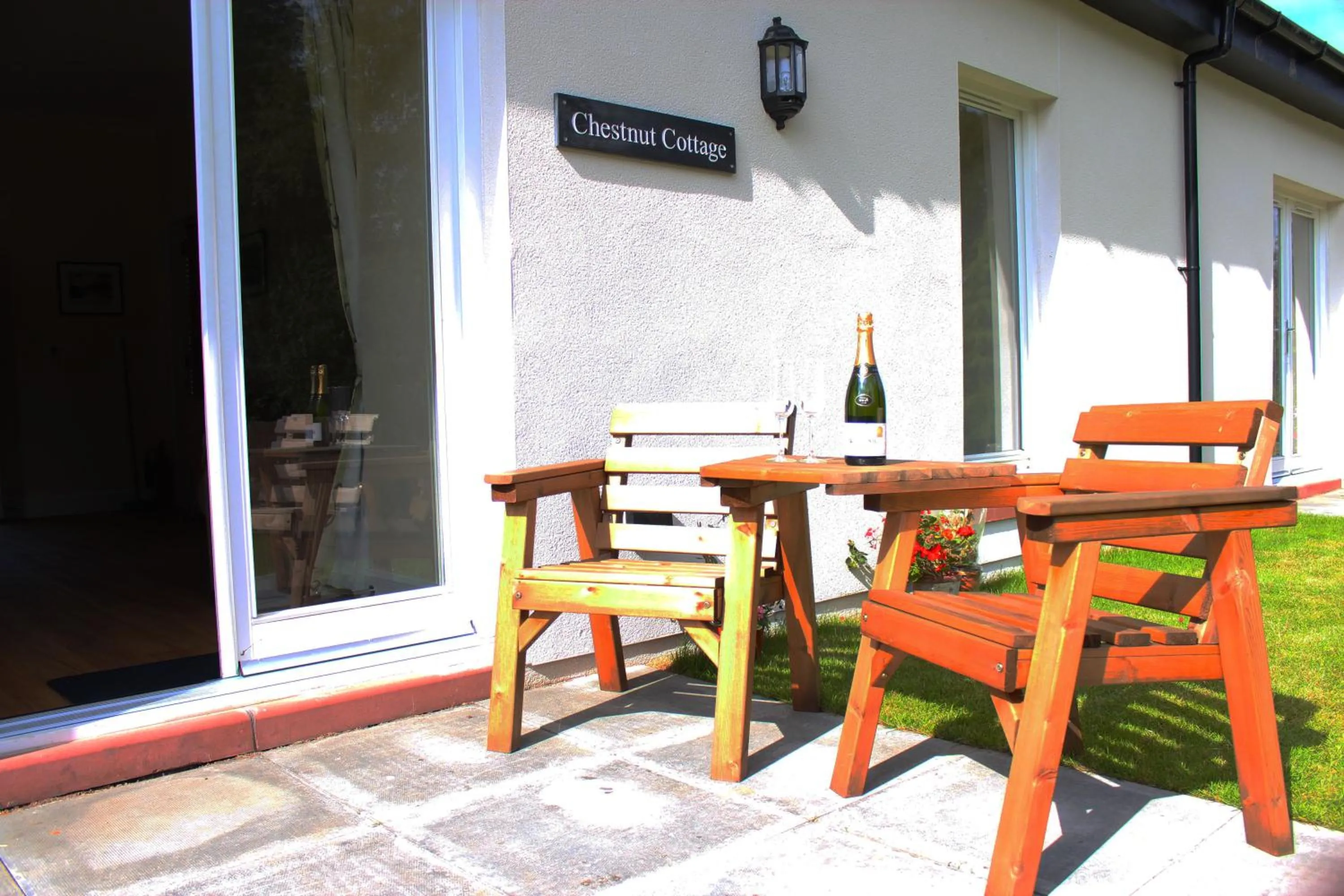 Cottage with Garden View in Auchendennan Farm Self Catering Cottages