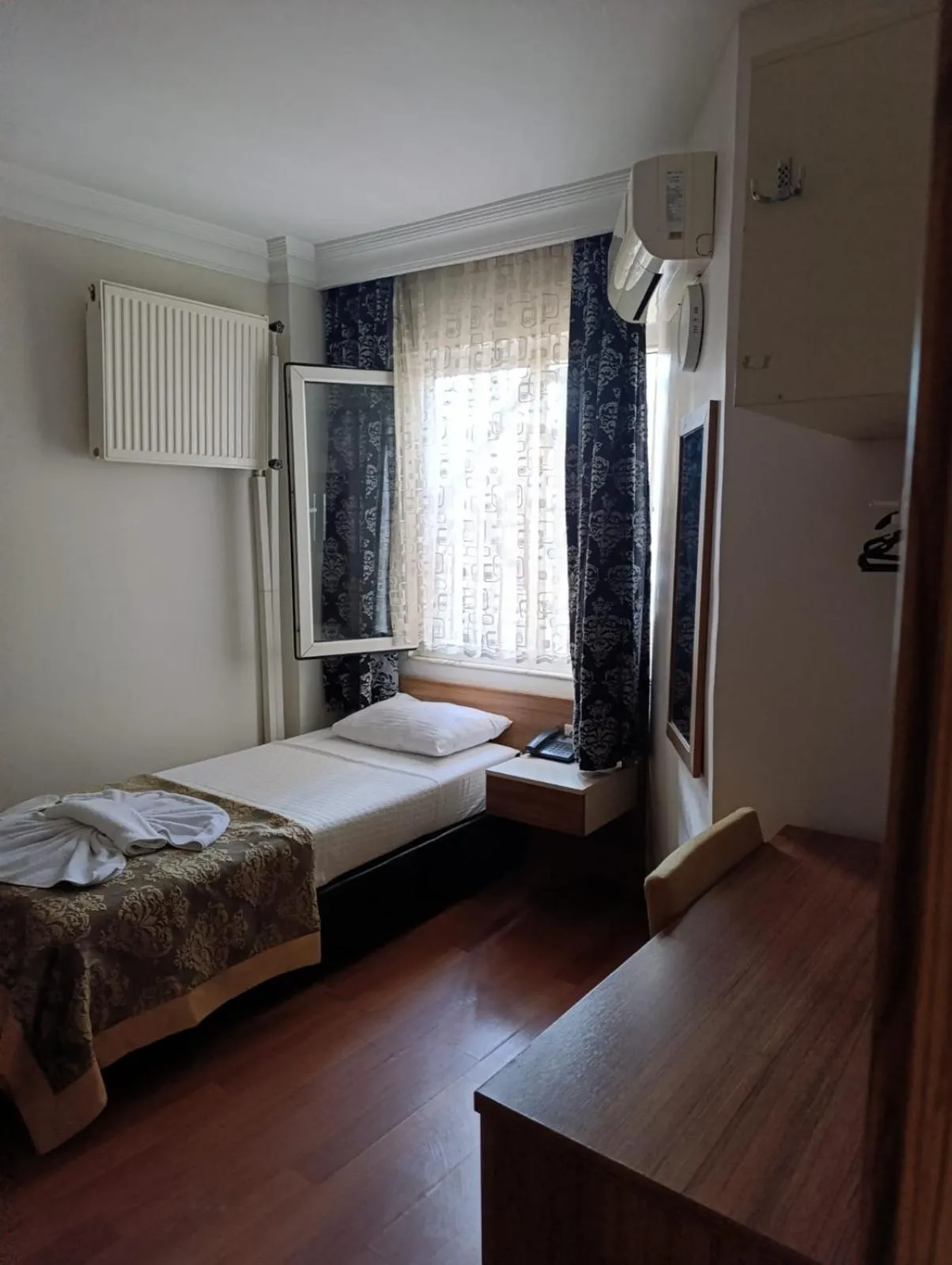 Photo of the whole room, Bed in Şirin Hotel