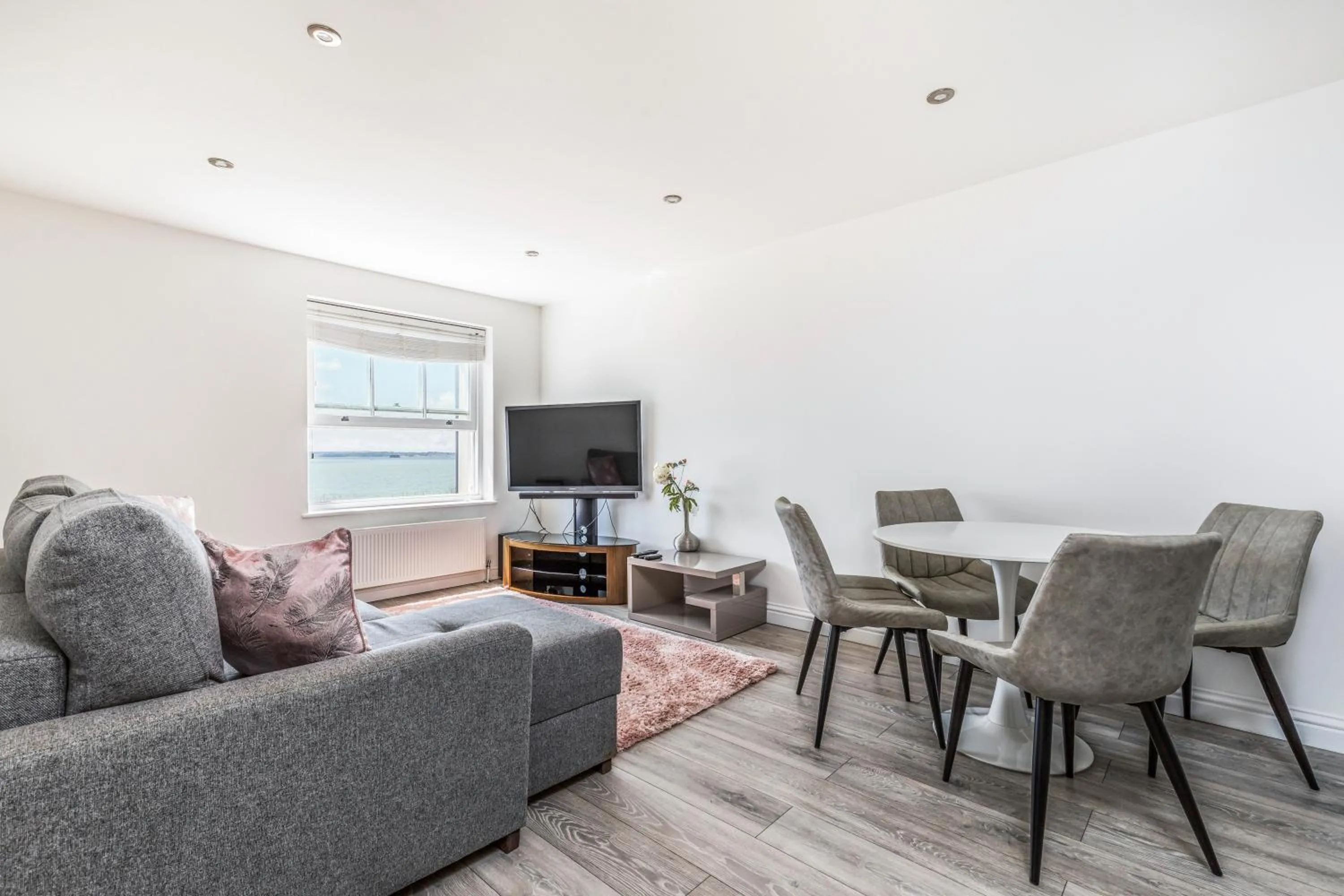 Seafront 2 Bedroom Apartment